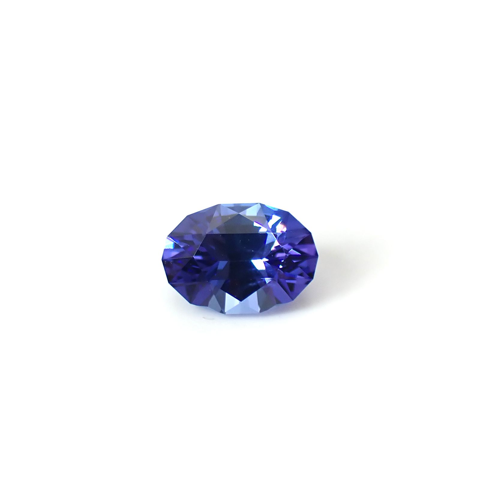 ◇カスタムカット◇タンザナイト(宝石名タンザナイト)タンザニア産 識別済 2.78ct / 10.5x7.4mm前後 [251031290]