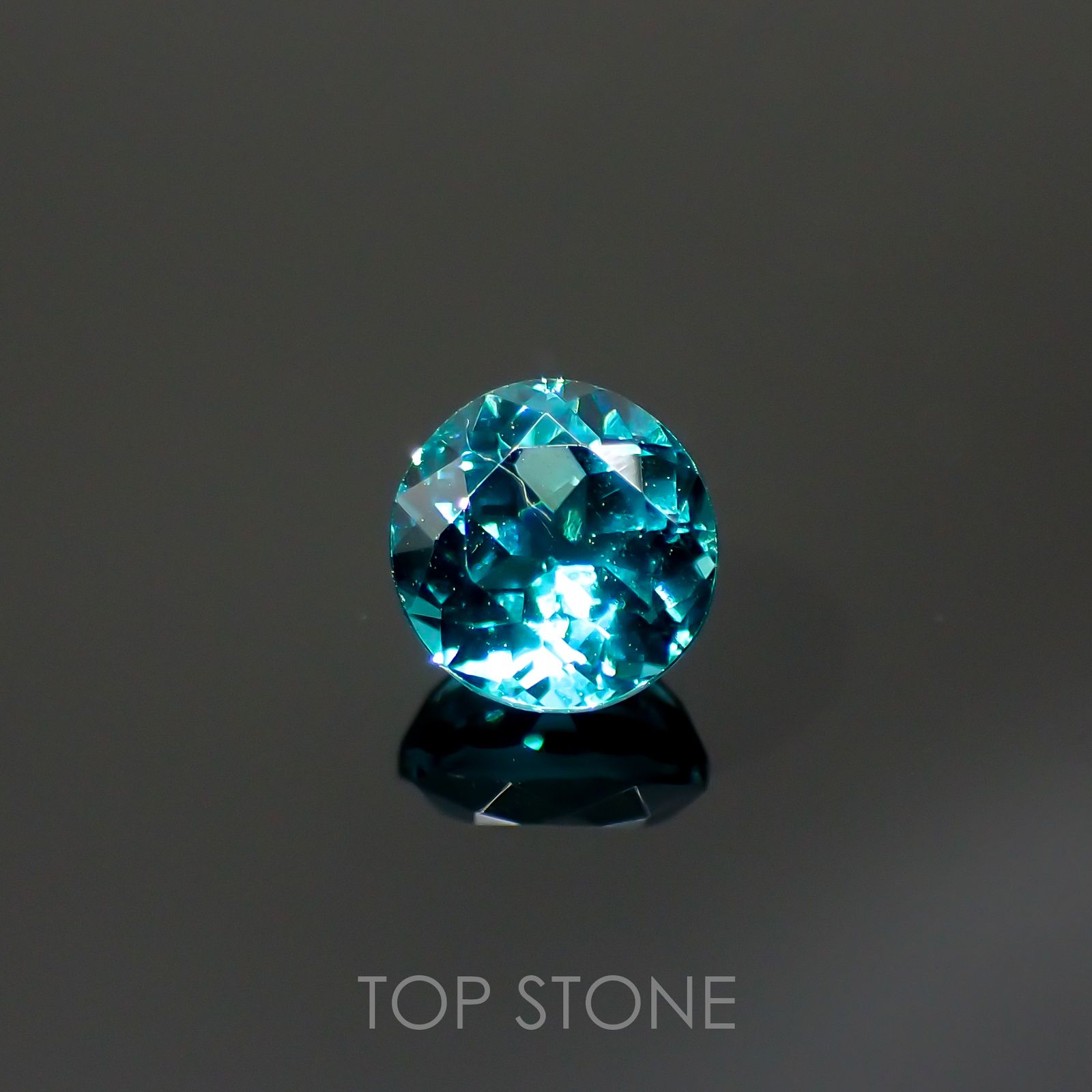 ブルーグリーンアパタイト(宝石名アパタイト)マダガスカル産 0.66ct 識別済[220515937]5.1x5.1mm前後