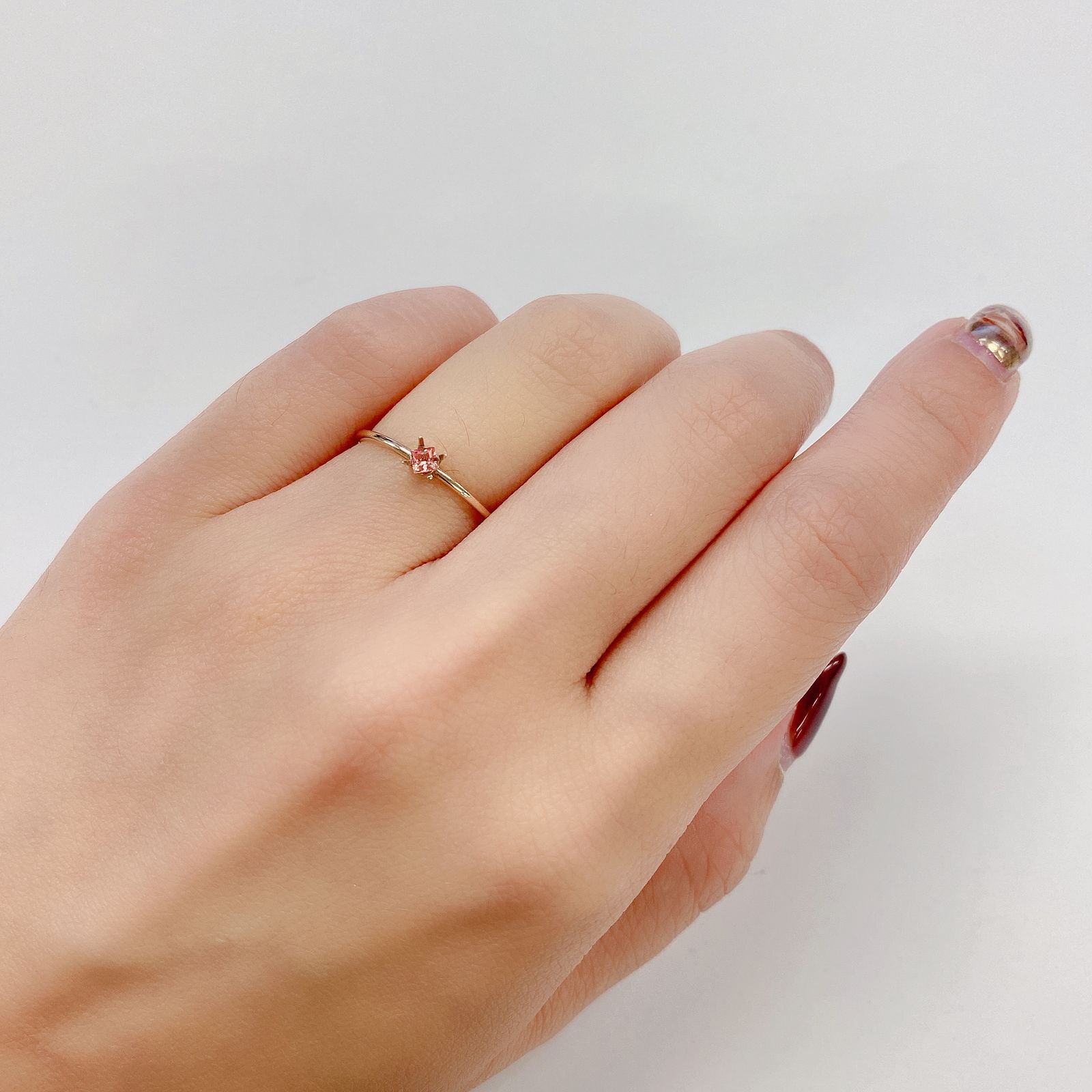 ◇プリンセスカット◇パパラチャサファイア(宝石名サファイア/別名パパラチャ・サファイア) スリランカ産 0.096ct ソ付(DGL)[210812607]2.4×2.4mm前後