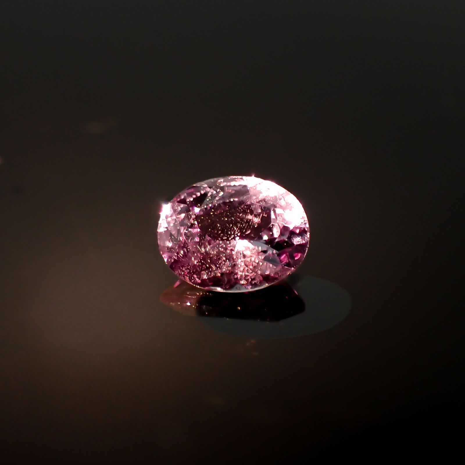 ベキリーブルーガーネット（カラーチェンジガーネット アレキタイプ） マダガスカル・ベキリー産 0.39ct[230923548]5.1x3.9mm前後