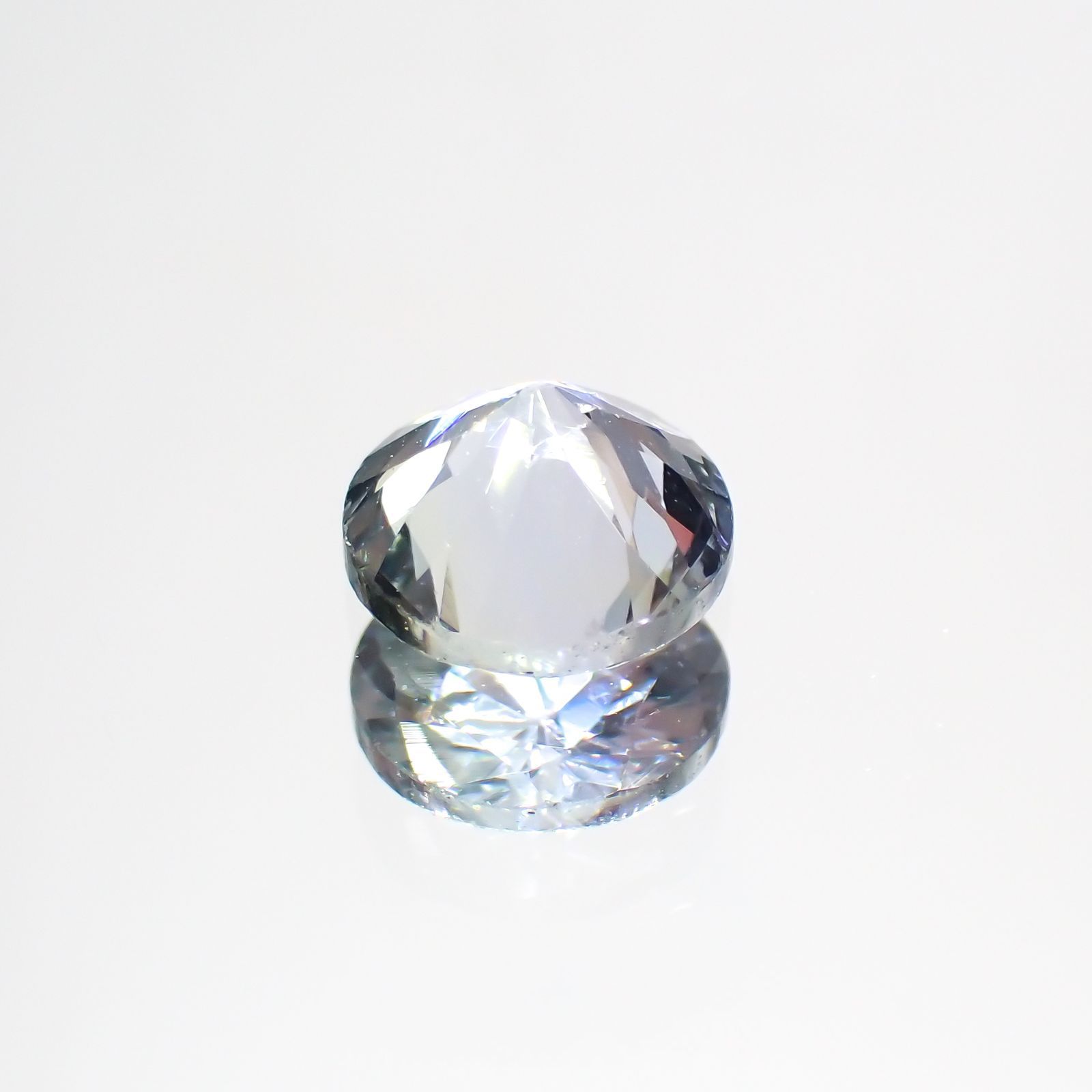 バイカラータンザナイト(宝石名タンザナイト) タンザニア産 0.69ct 識別済[210812665]5.7×5.6mm前後