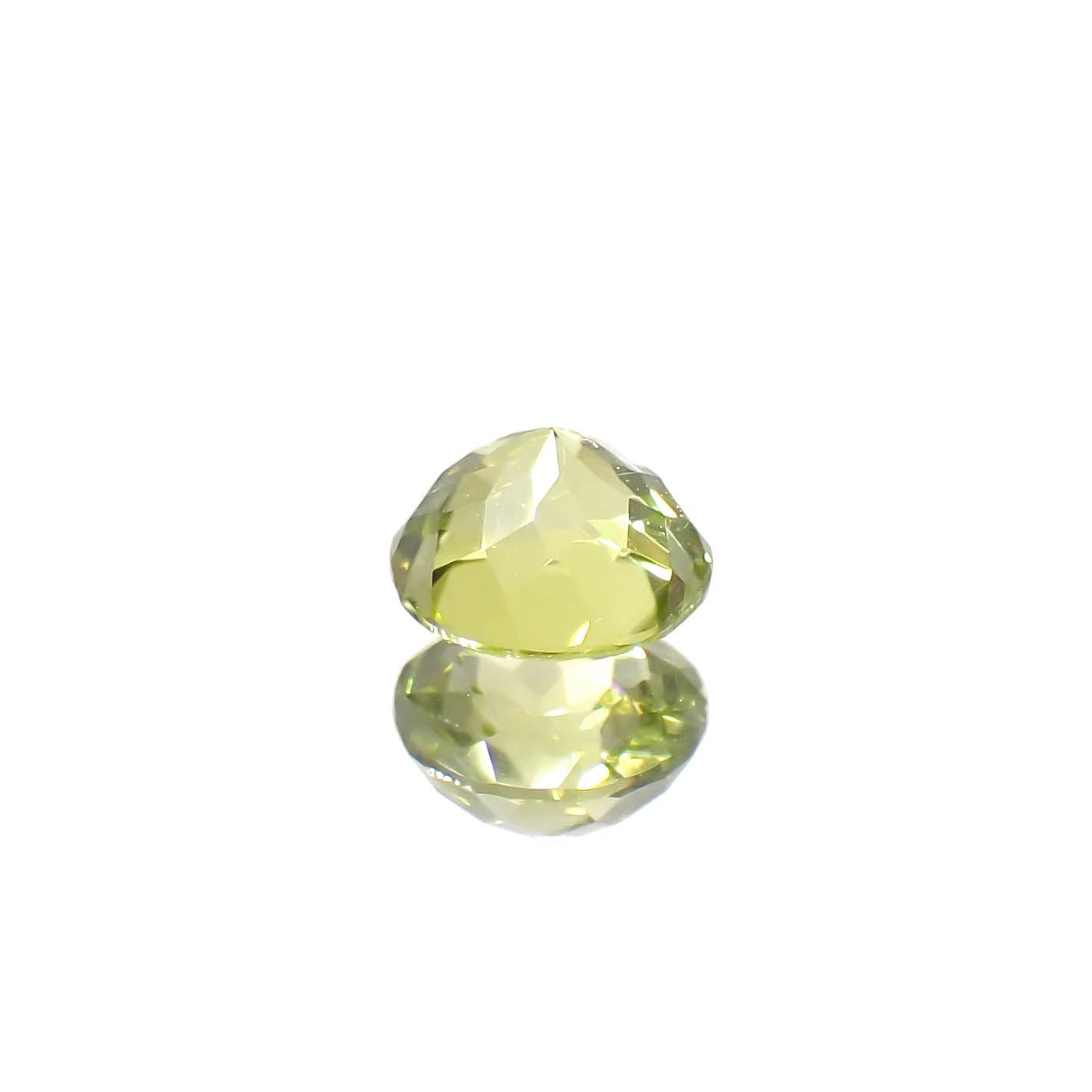 パラサイティックペリドット 採取地：インドネシア・ジェパラ 0.43ct [250730746]4.5x4.5mm前後