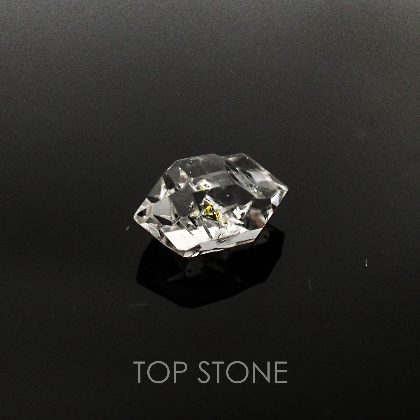 オイルインクォーツ パキスタン産 原石・結晶 1.96ct[20117529]10.4×6.5mm前後