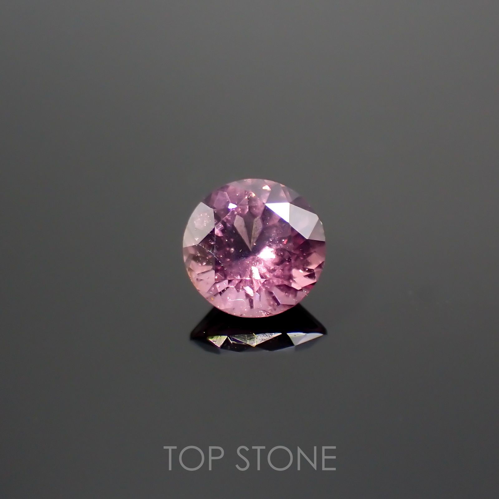 パープルピンクスピネル(宝石名スピネル)ビルマ/マダガスカル産 0.52ct 識別済[220616133]4.9x4.9mm前後