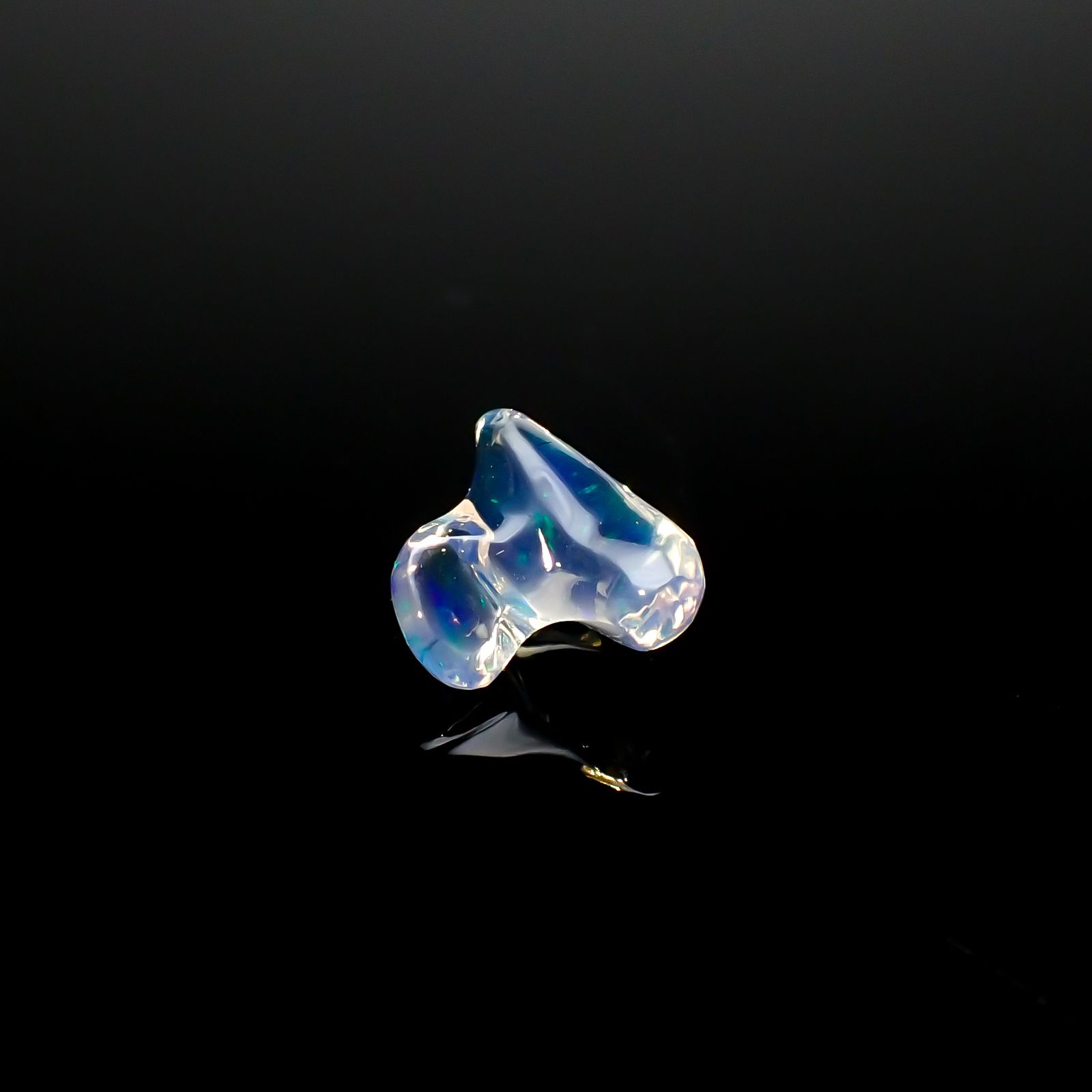 ウォーターオパール 原石 メキシコ産 0.74ct[240125311]6.8x6.5mm前後