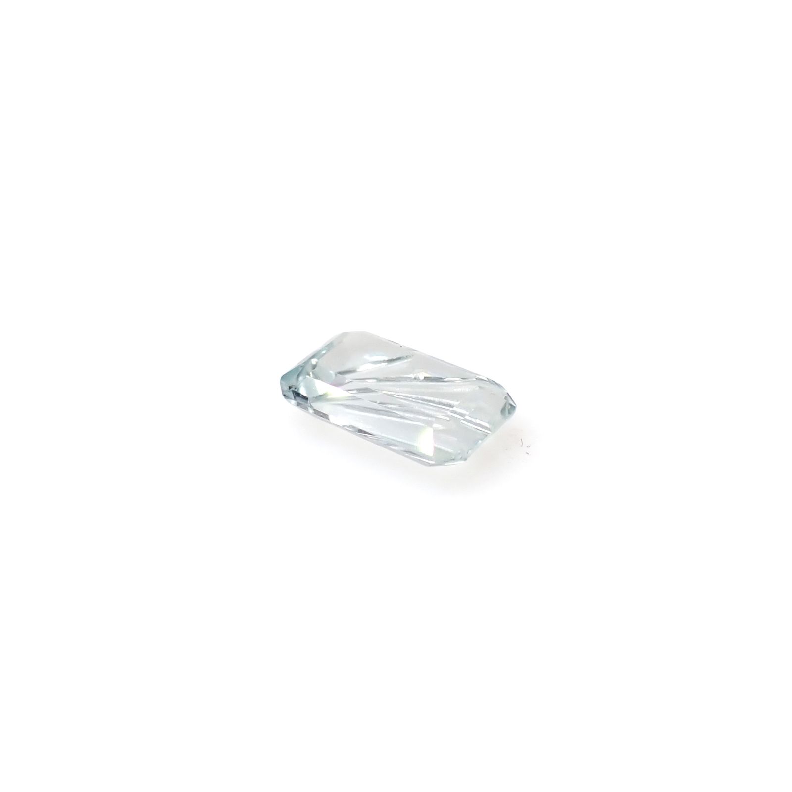 ◇甲州貴石切子Plus Three◇モンテブラサイト カード付き(宝石名モンテブラサイト)マダガスカル産 1.02ct 識別済[250630491]8.2x5.2mm前後