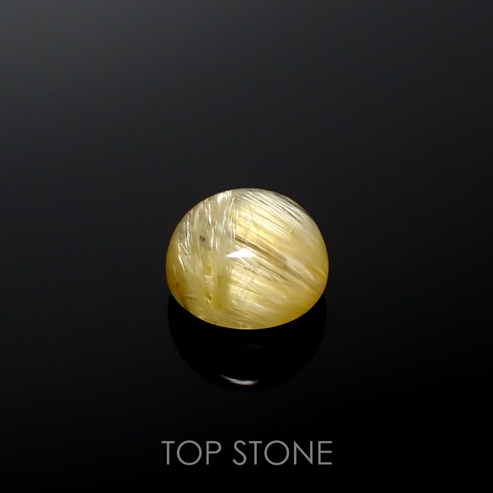 ルチルクォーツ(宝石名ルチルレイテッド・クォーツ) ブラジル産 2.40ct 識別済[210913300]7.9×7.9mm前後