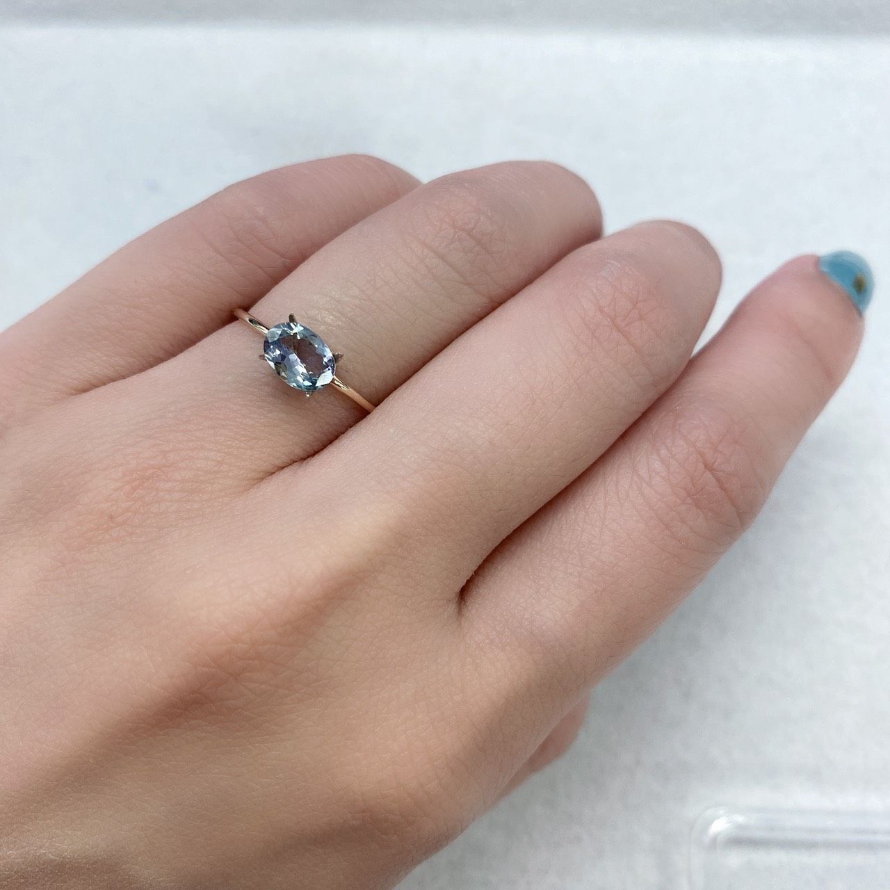 バイカラータンザナイト(宝石名バイカラー・ゾイサイト) タンザニア産 0.71ct 識別済[210812646]7×5mm前後