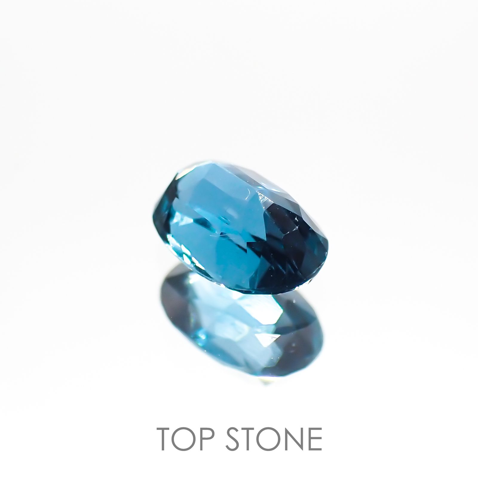 オーシャンブルーカイヤナイト(宝石名カイヤナイト) インド産 0.66ct 識別済[210711424]6.2×4.1mm前後