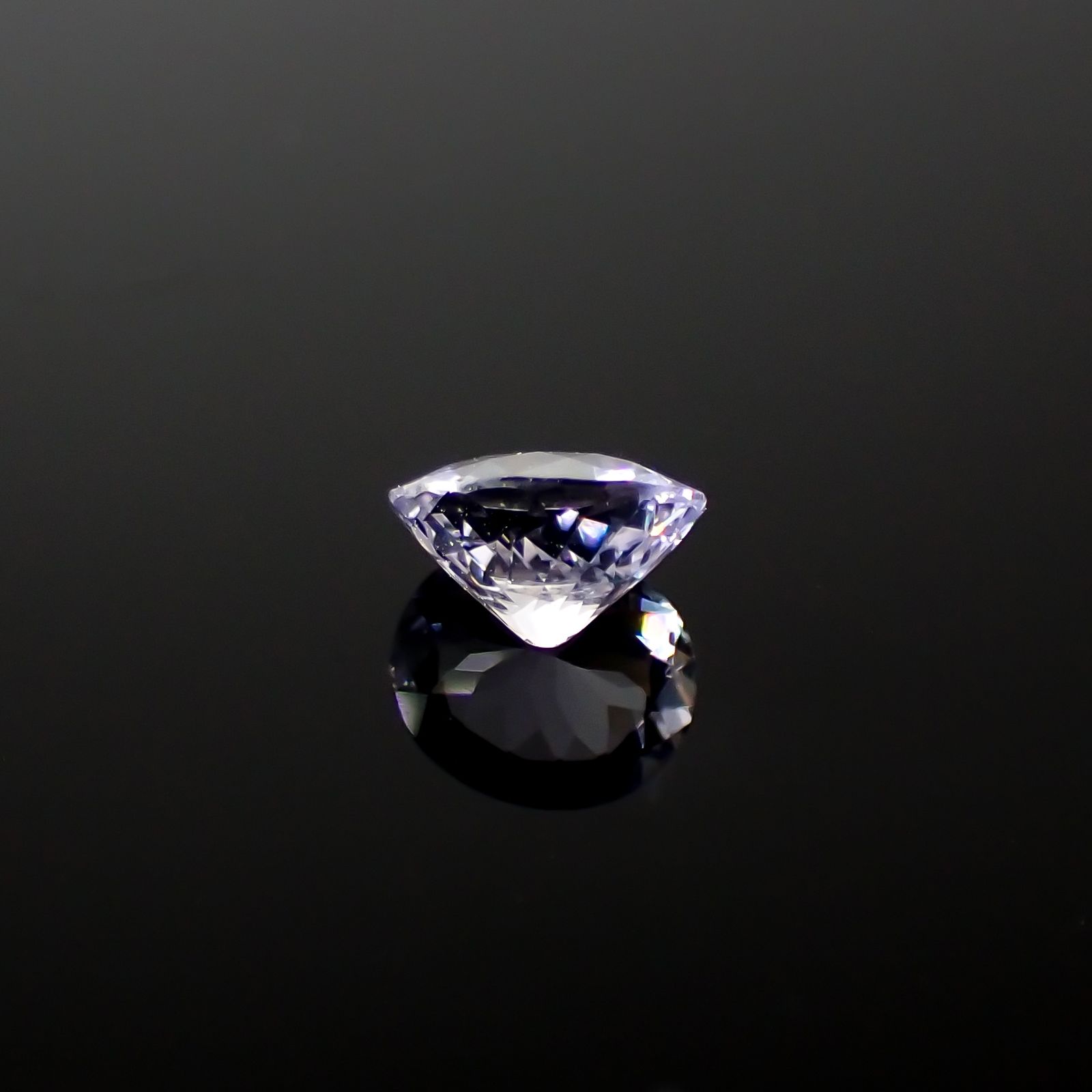 アイスラベンダーサファイア(宝石名サファイア)スリランカ/マダガスカル産 0.84ct 識別済[240226284]6x5.3mm前後
