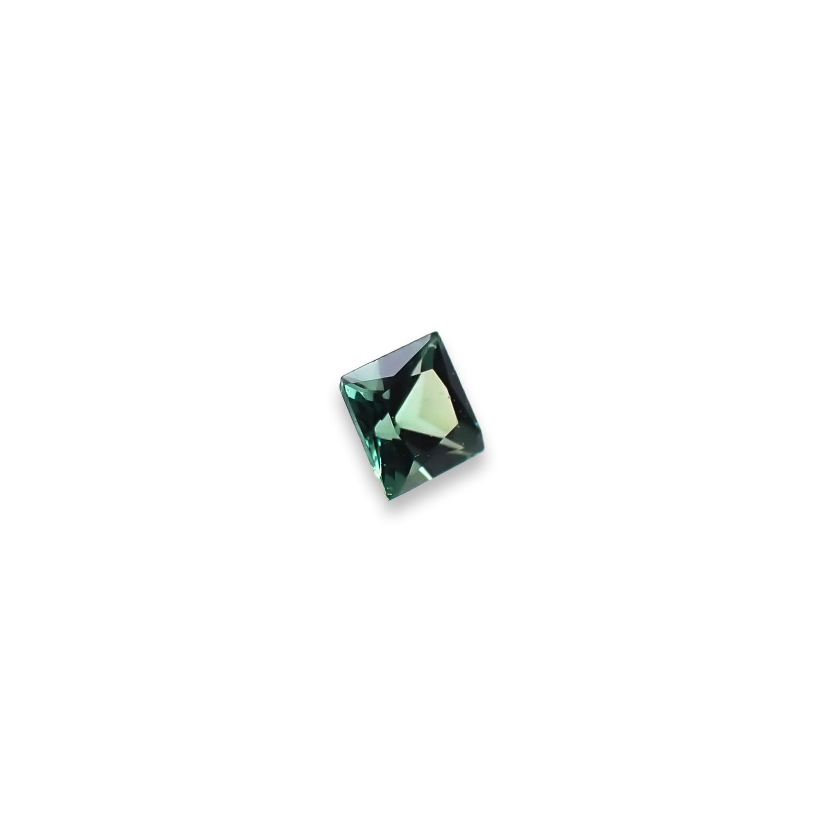 ◇プリンセスカット◇ベキリーブルーガーネット（カラーチェンジガーネット アレキタイプ） マダガスカル・ベキリー産 0.046ct [250330068]1.9x1.9mm前後