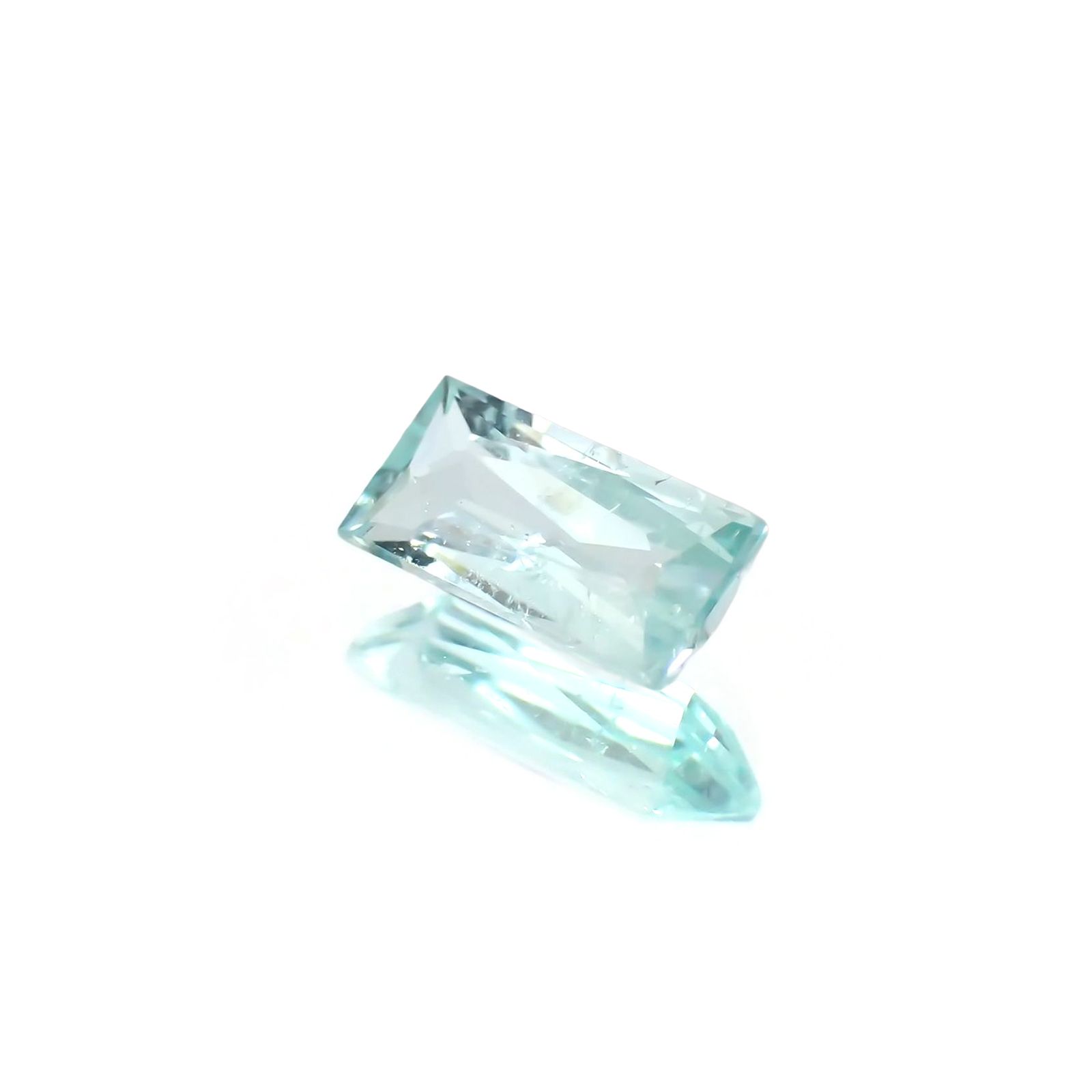 パライバトルマリン(宝石名トルマリン/別名パライバ・トルマリン)モザンビーク産 識別済 0.53ct / 6.8x3.3mm前後 [230421883]
