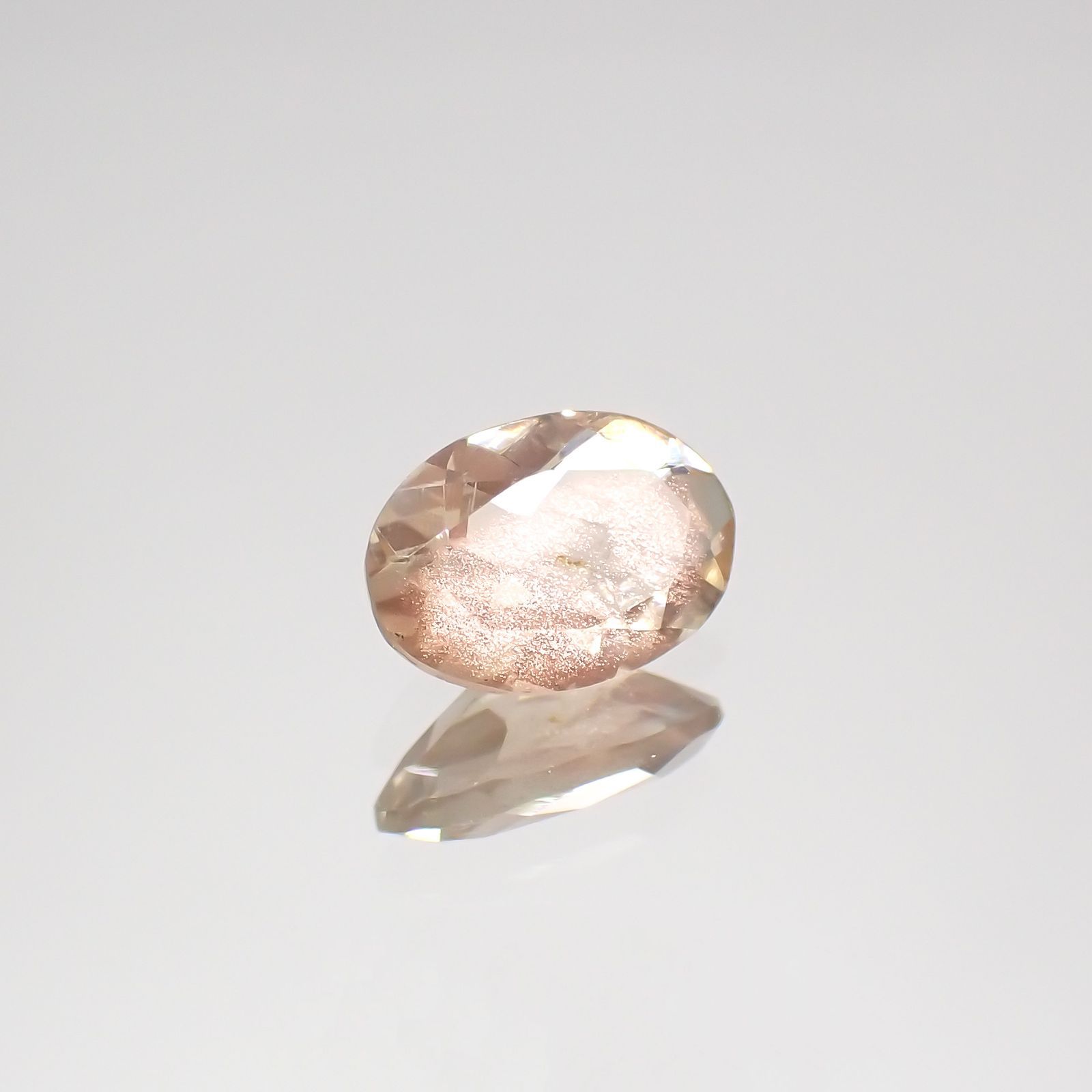 オレゴンサンストーン(宝石名ラブラドライト)アメリカ・オレゴン州産 0.85ct 識別済[220114662]7.9x5.6mm前後