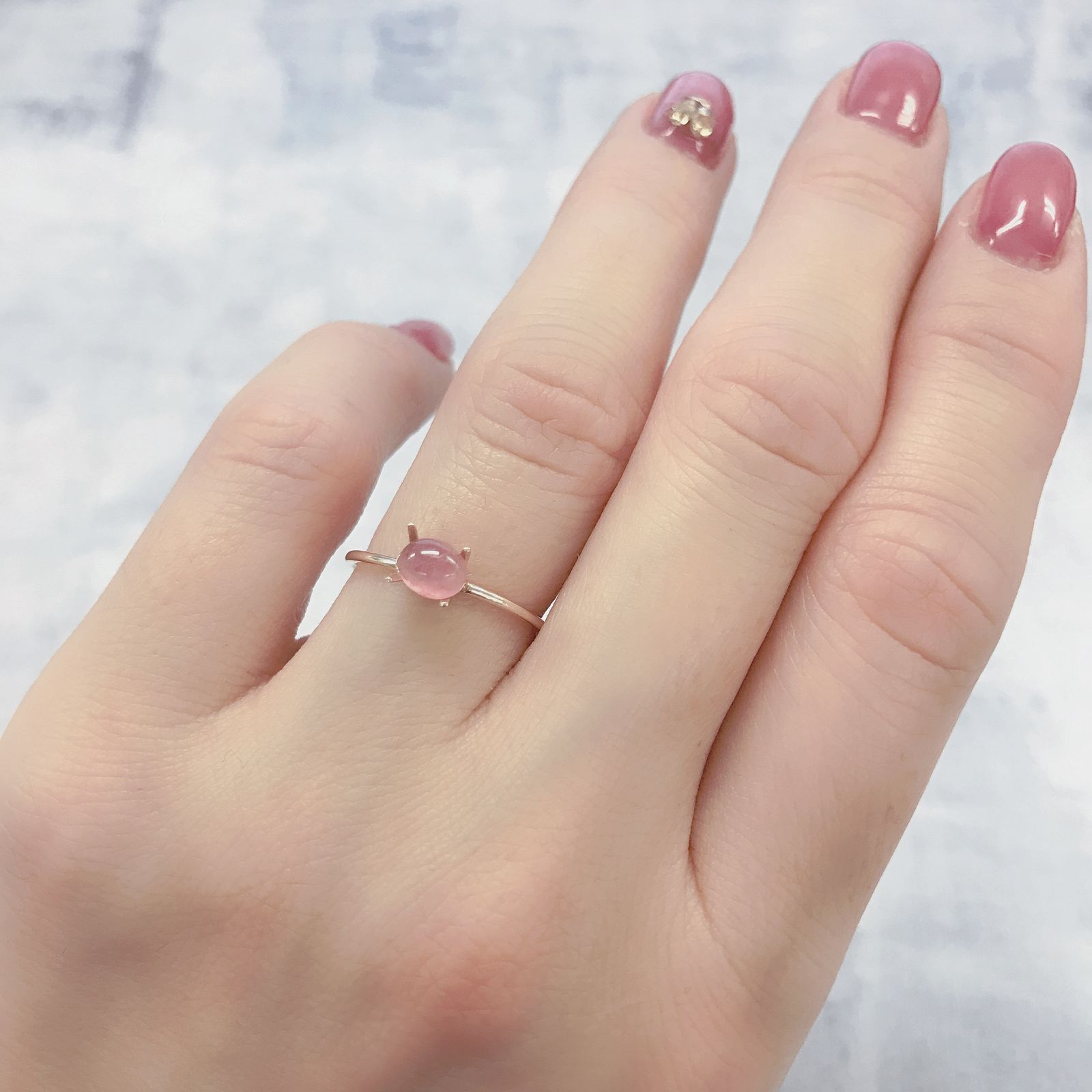 ペツォッタイトキャッツアイ(ラズベリル)(宝石名ペツォッタイト・キャッツアイ)マダガスカル産 0.577ct ソ付(彩珠)[220114348]5.4x4.4mm前後