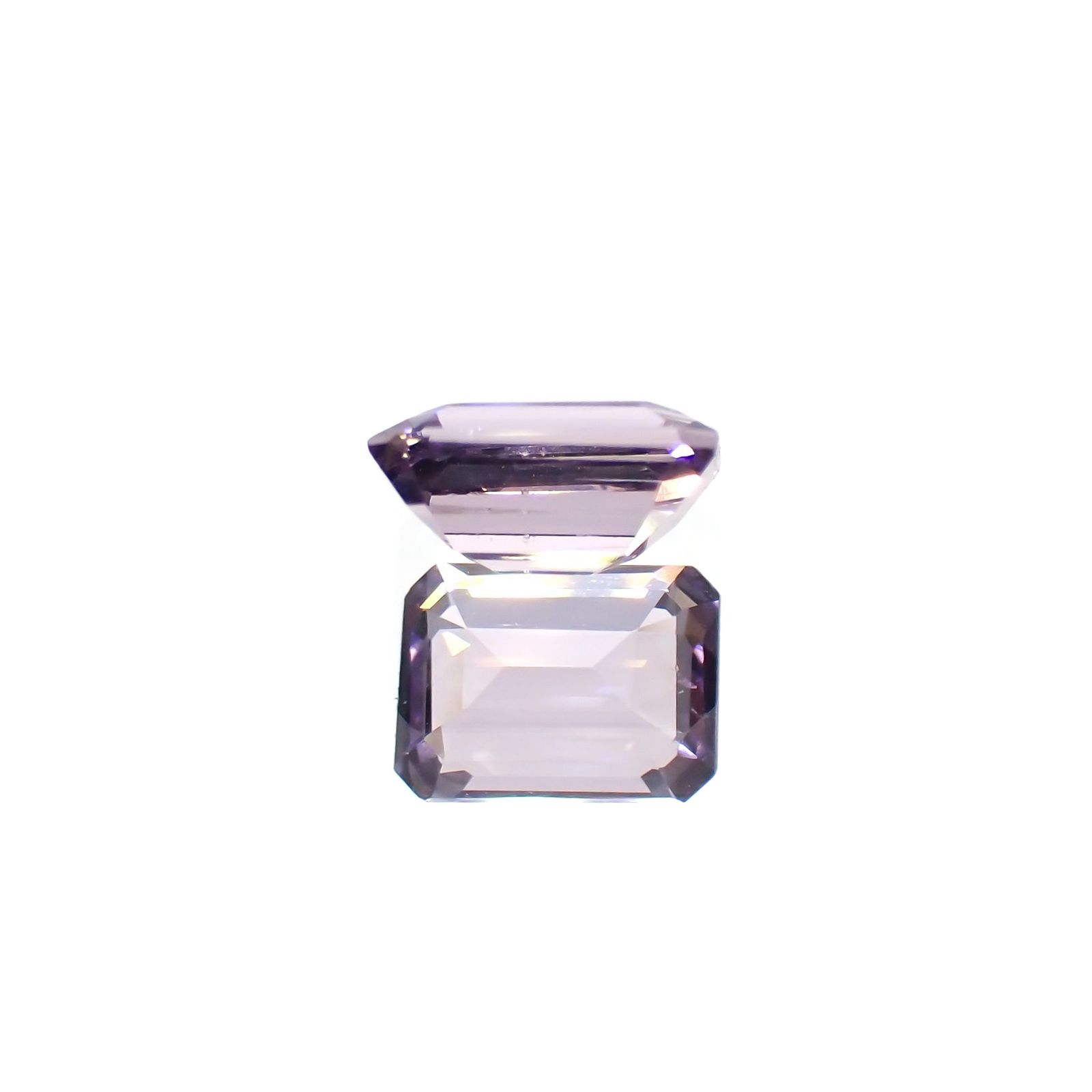 マリアライト フルオレッセンス(宝石名パープル・スキャポライト)スリランカ産 識別済 0.66ct / 6.2x4.5mm前後 [260514879]