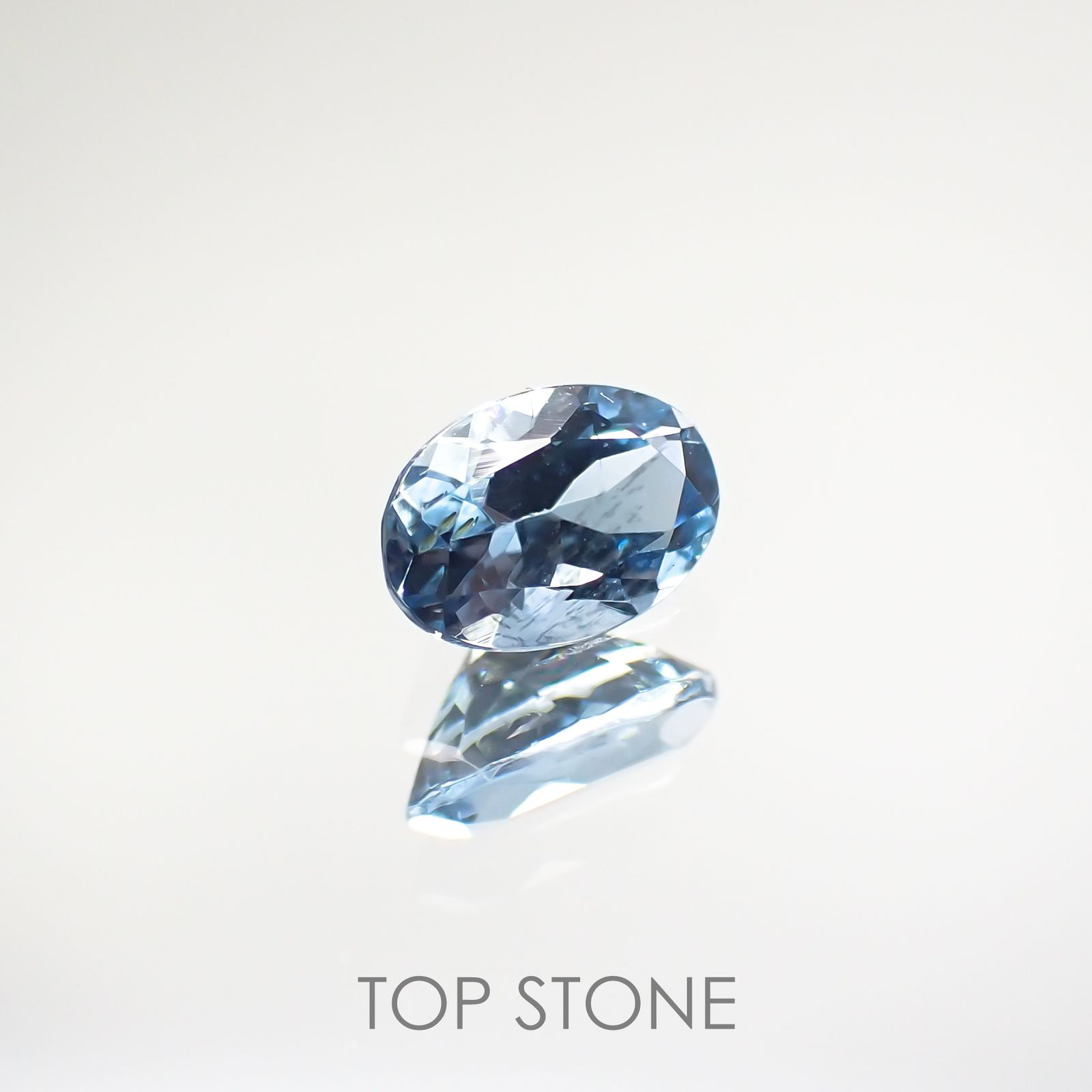 サンタマリアアクアマリン(宝石名アクアマリン) ブラジル産 0.445ct ソ付(彩珠)[210812637]6×4mm前後