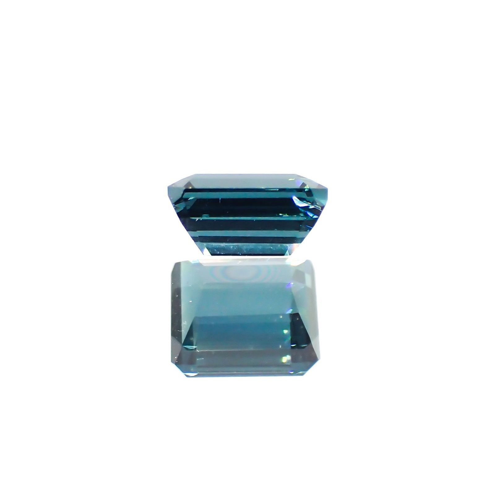 ブルートルマリン(宝石名ブルー・トルマリン) ナイジェリア/ブラジル産 ソ付(彩珠) 1.567ct / 7.2x6.3mm前後 [211013588]