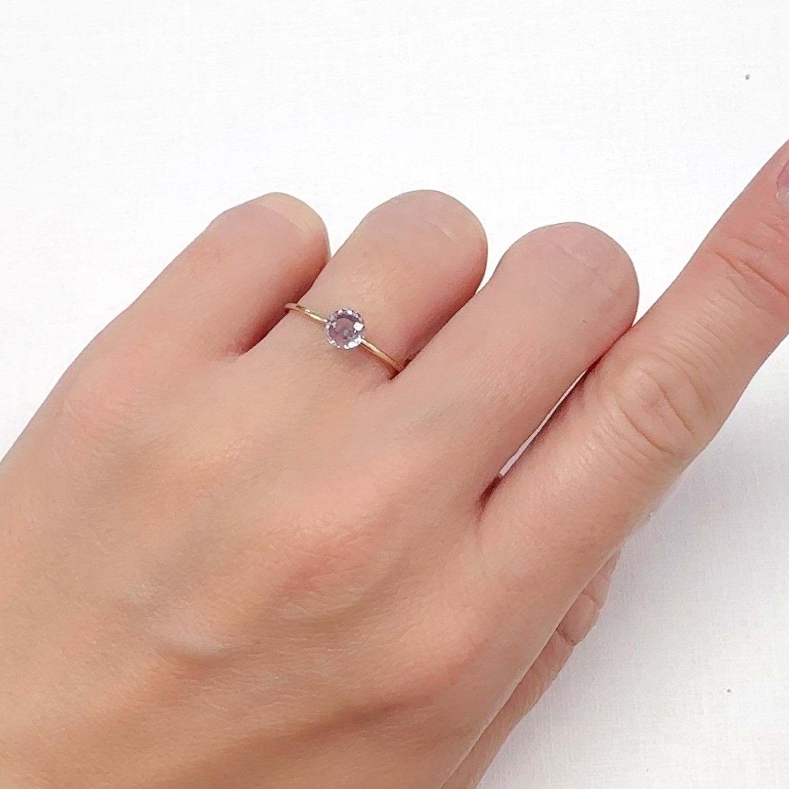 カラーシフト ピンクダイアスポア アフガニスタン産 0.37ct[240627972]4.9x4.9mm前後