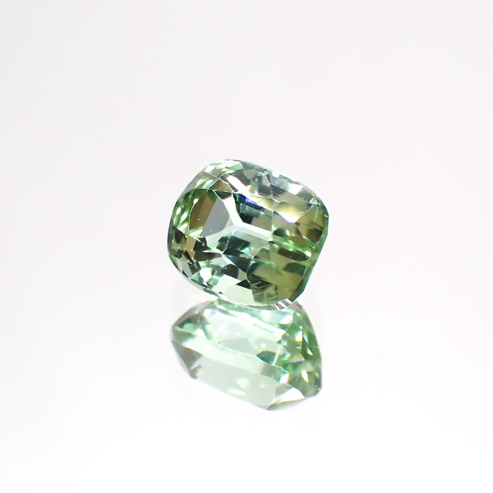 ブルーグリーントルマリン アフガニスタン産 0.82ct [220114089]5.7x4.8mm前後