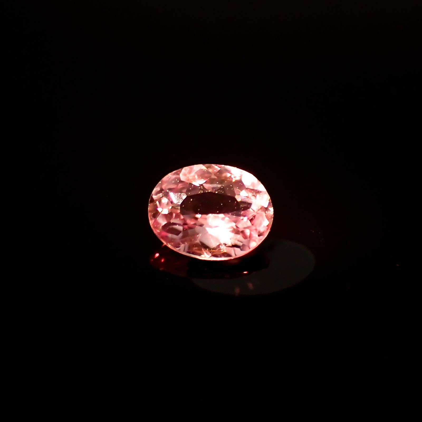 カラーシフト ピンクダイアスポア アフガニスタン産 0.69ct[240326994]6.4x5mm前後
