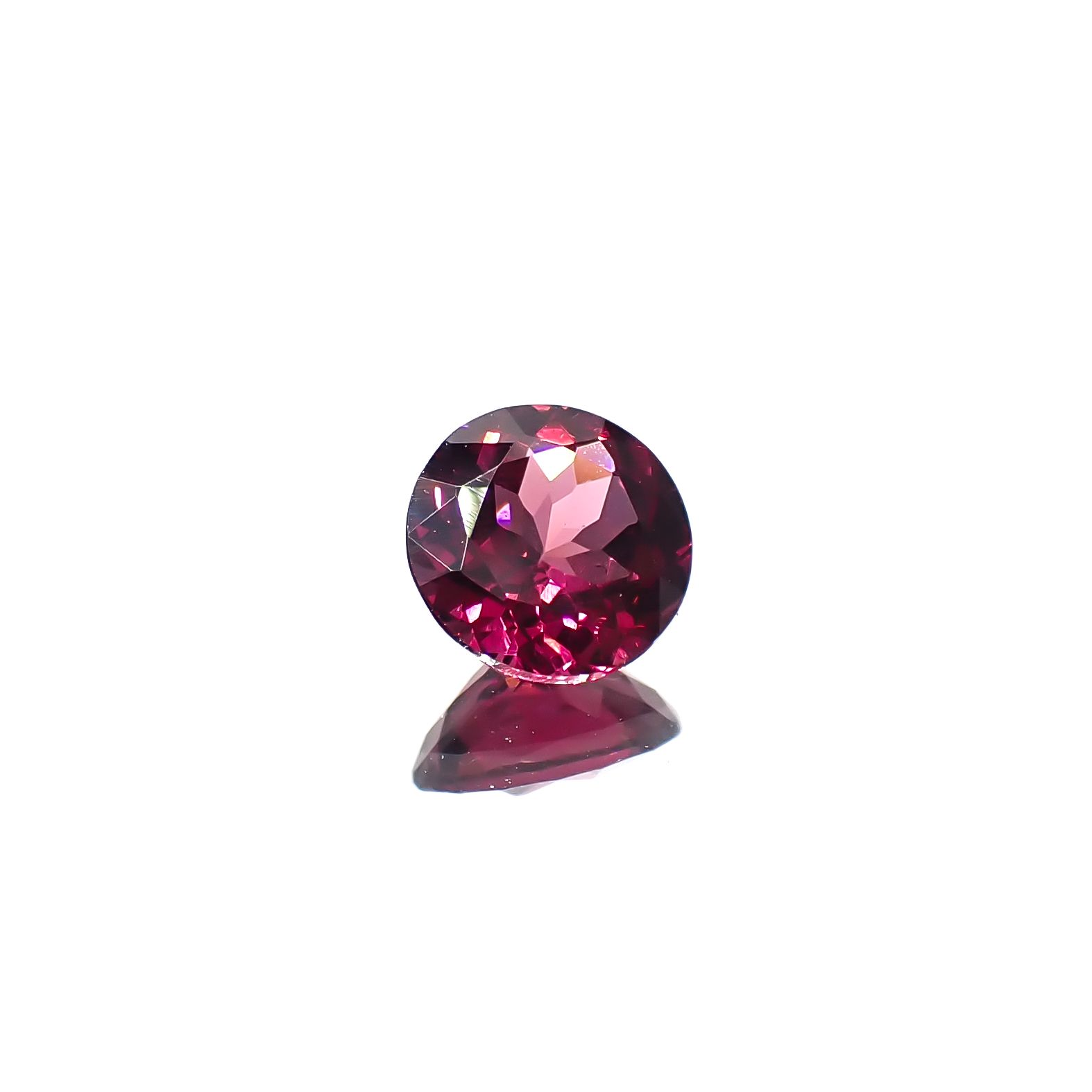 ロードライトガーネット(宝石名ガーネット)ブラジル産 0.92ct 識別済[240928706]6x6mm前後