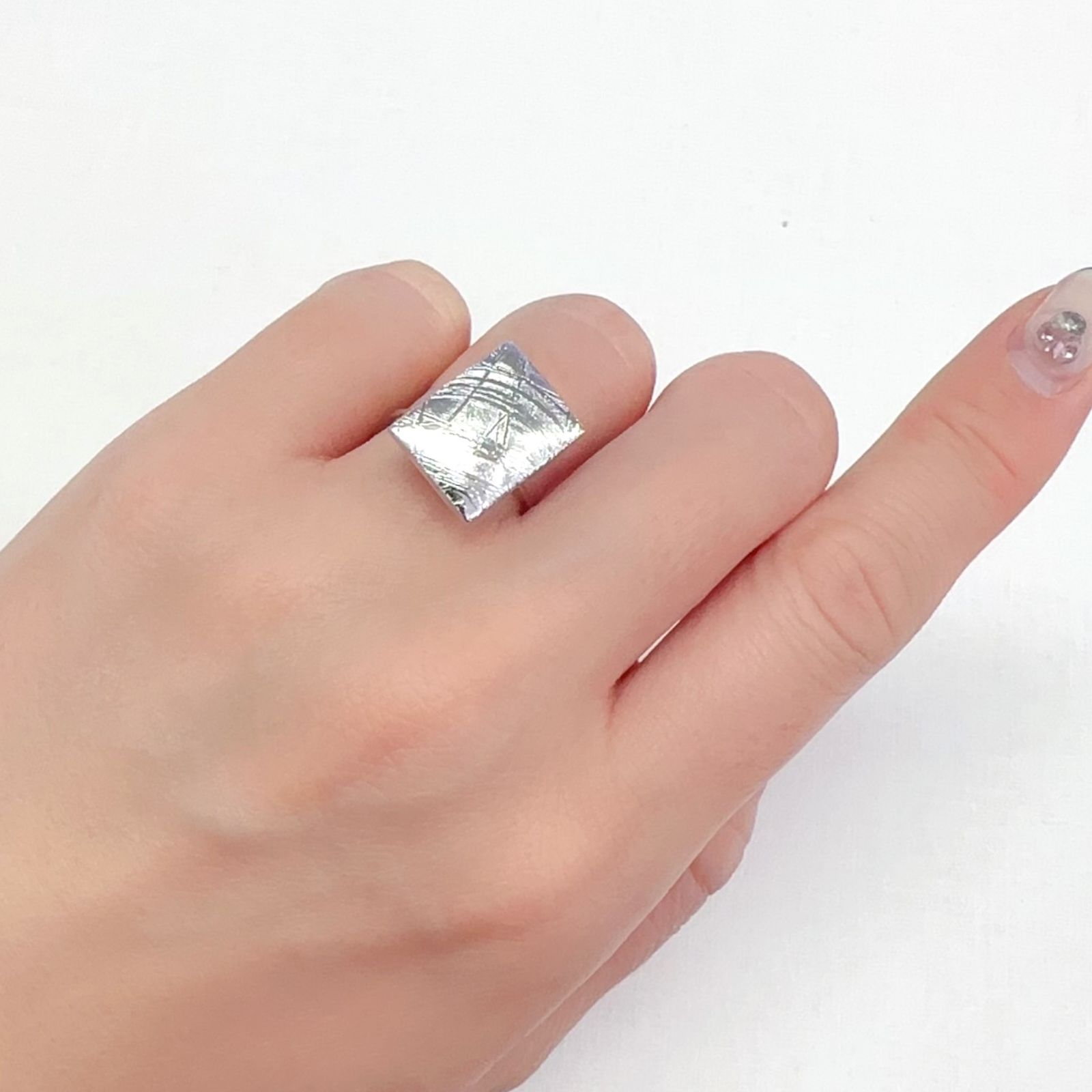 ムオニナルスタ隕石 発見地:スウェーデン 15.28ct[240125788]15.5x11.8mm前後