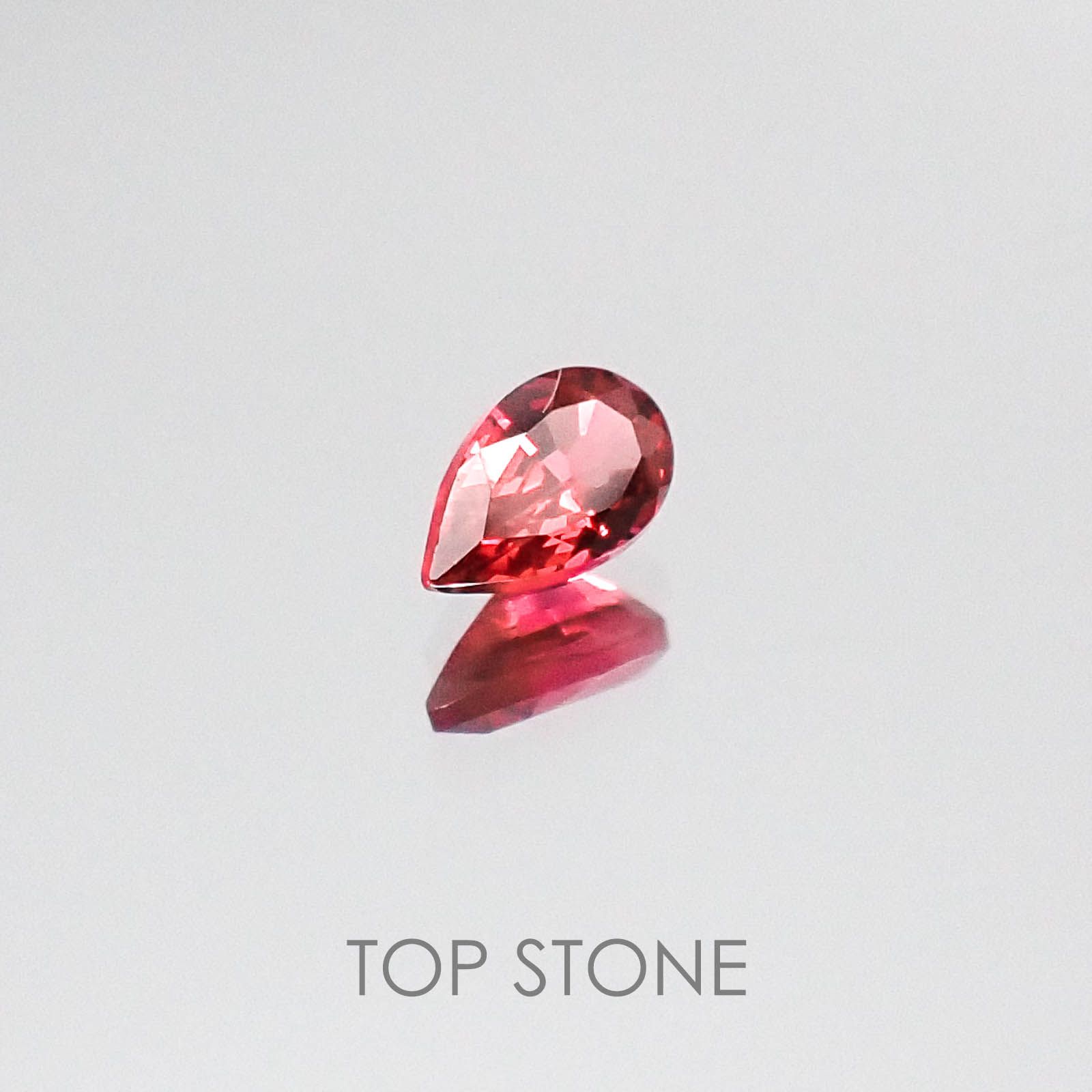 レッドスピネル タンザニア産 ルース 0.25ct[20073927]5.1×3mm前後