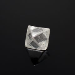 ソーヤブルダイヤモンド 原石(トライゴンあり/Trigon) ロシア産 0.59ct[230923461]5.3x5.2mm前後