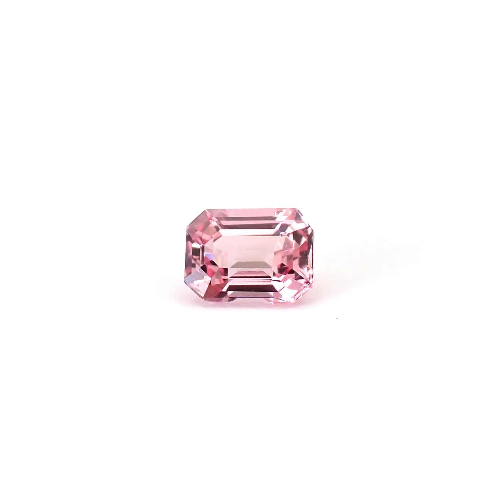 パパラチャサファイア(宝石名サファイア/別名パパラチャ・サファイア)スリランカ産 DGL鑑付 0.248ct / 3.98x3.04mm前後 [260632265]