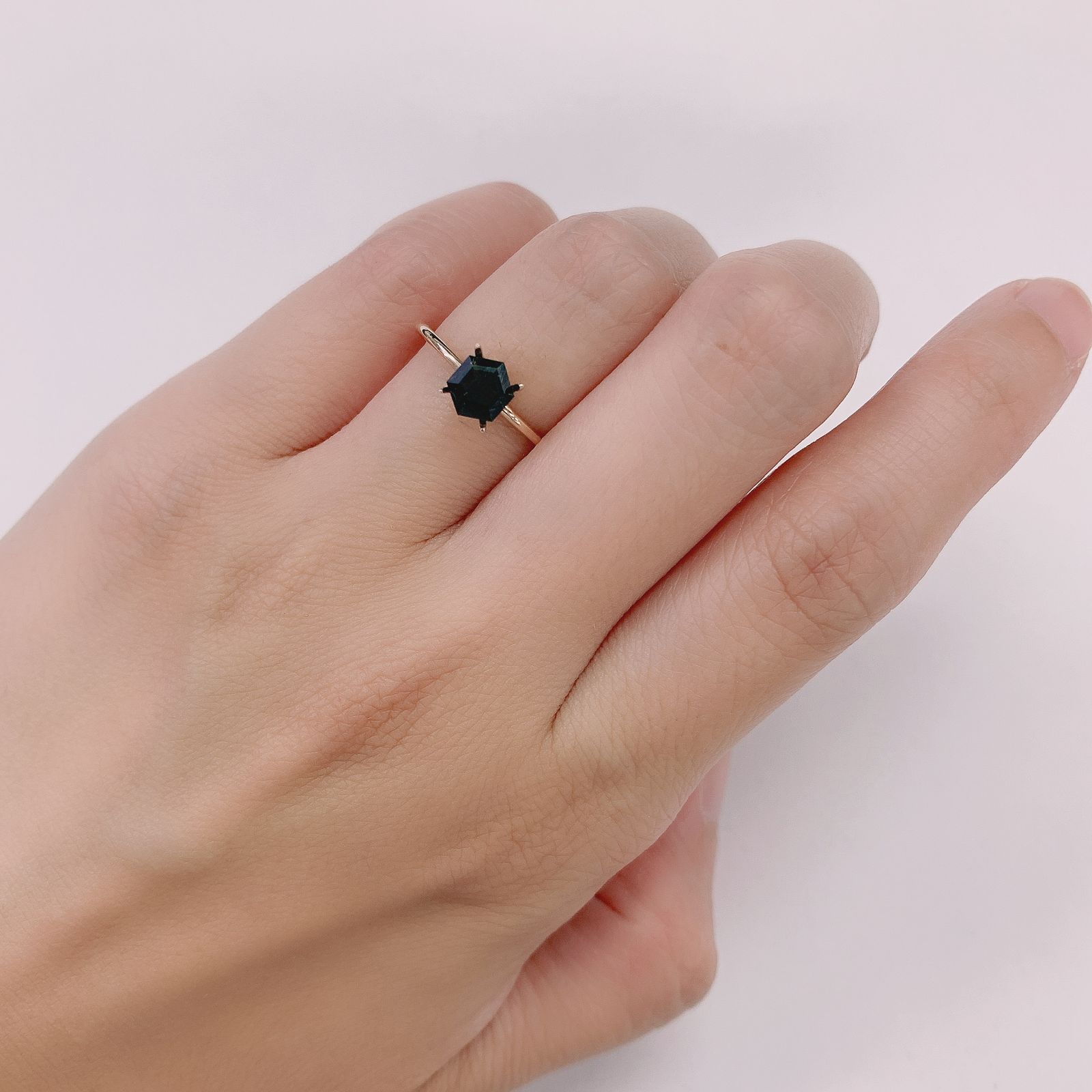 ◇ヘキサゴンカット◇グランディディエライト マダガスカル産 ルース 0.58ct[210813060]5×4.9mm前後
