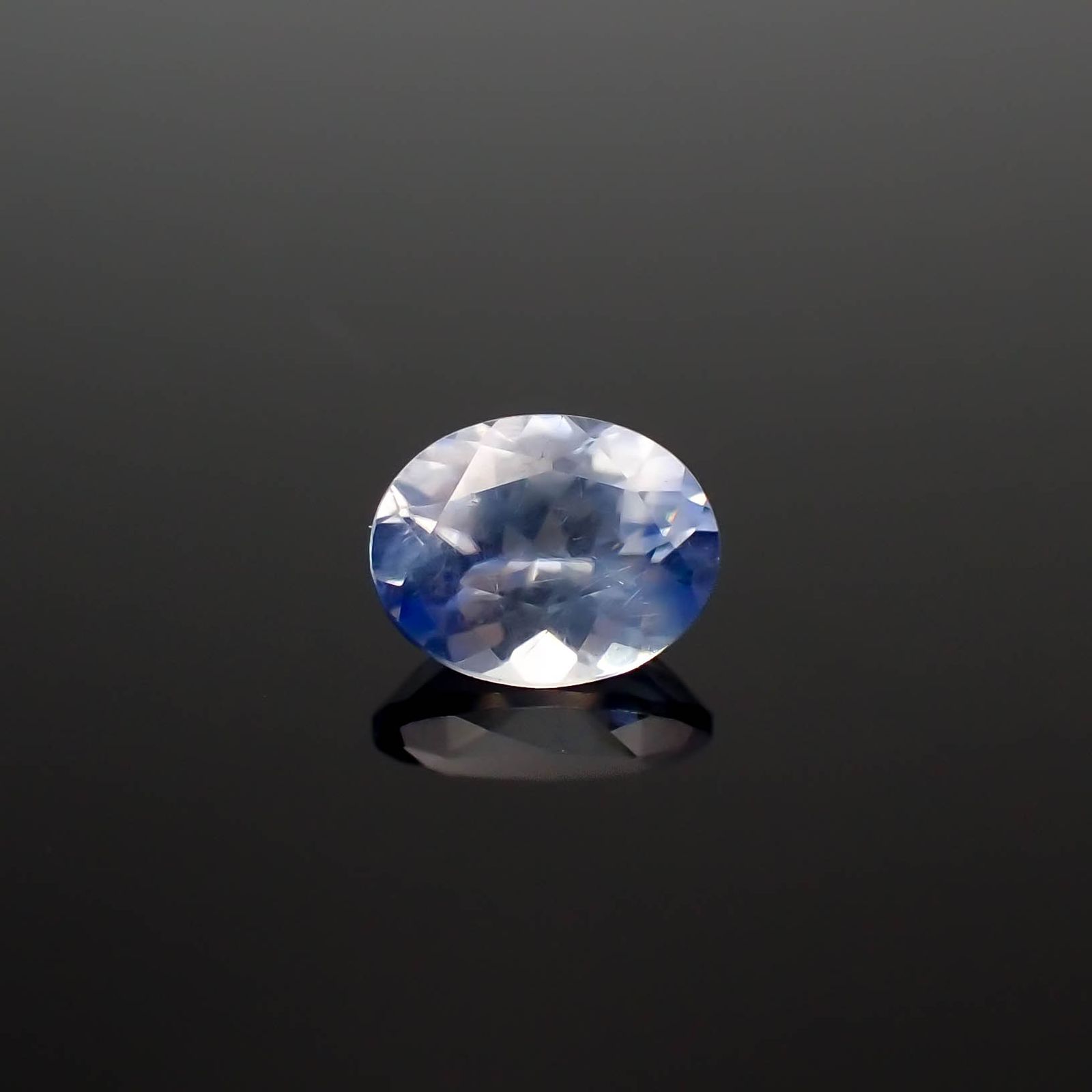 バイカラーベニトアイト アメリカ・カリフォルニア州産 0.27ct[240527397]4.4x3.4mm前後