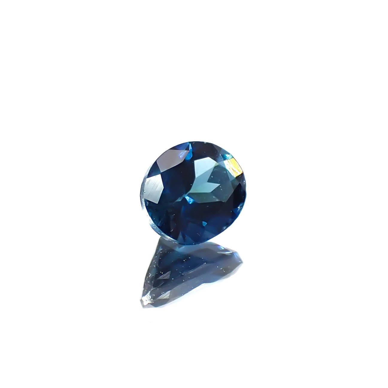 インディゴライト ブラジル産 0.36ct / 5.1x4mm前後 [250931101]