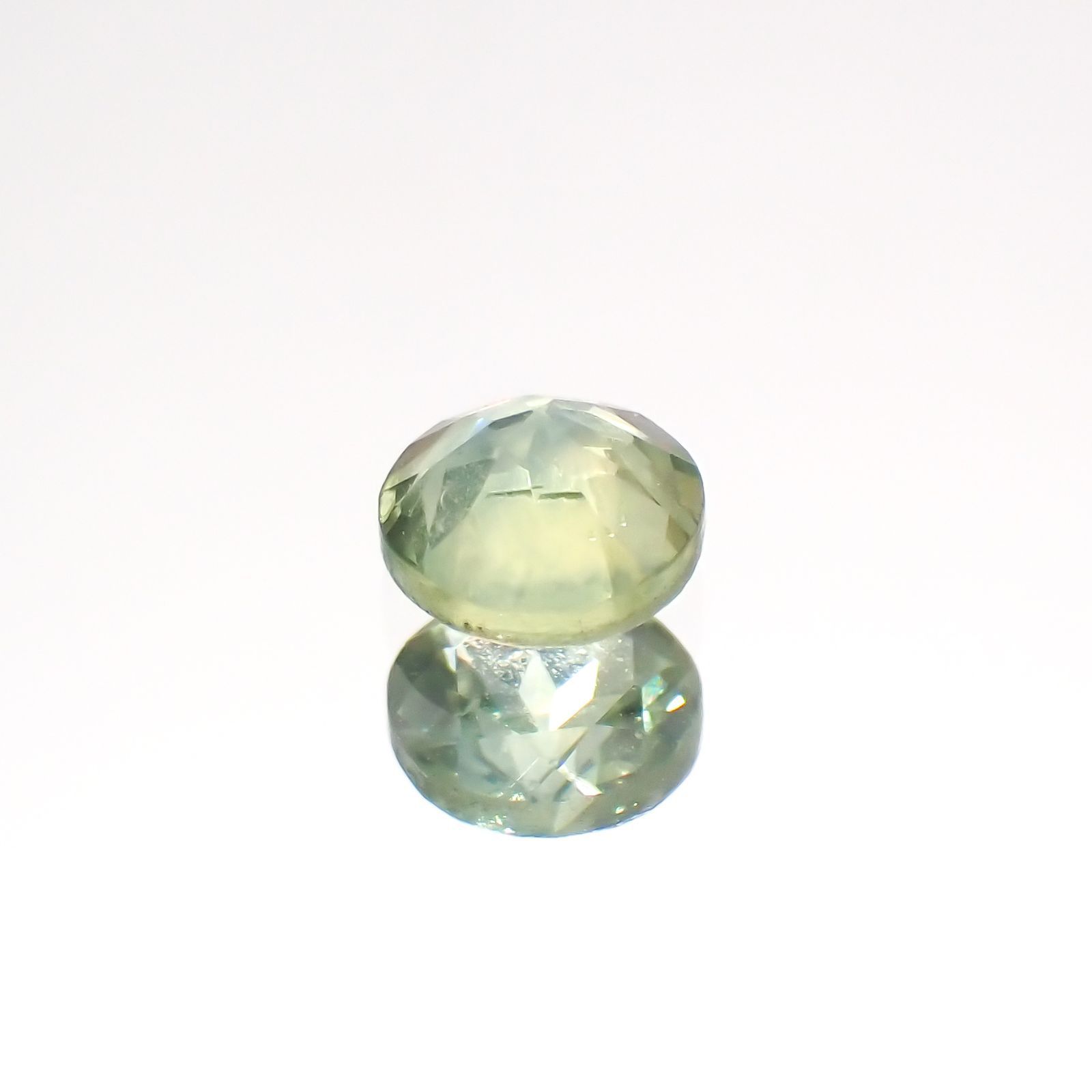 モンタナサファイア(宝石名サファイア)アメリカ・モンタナ州産 0.37ct 識別済[220114638]3.9x3.9mm前後