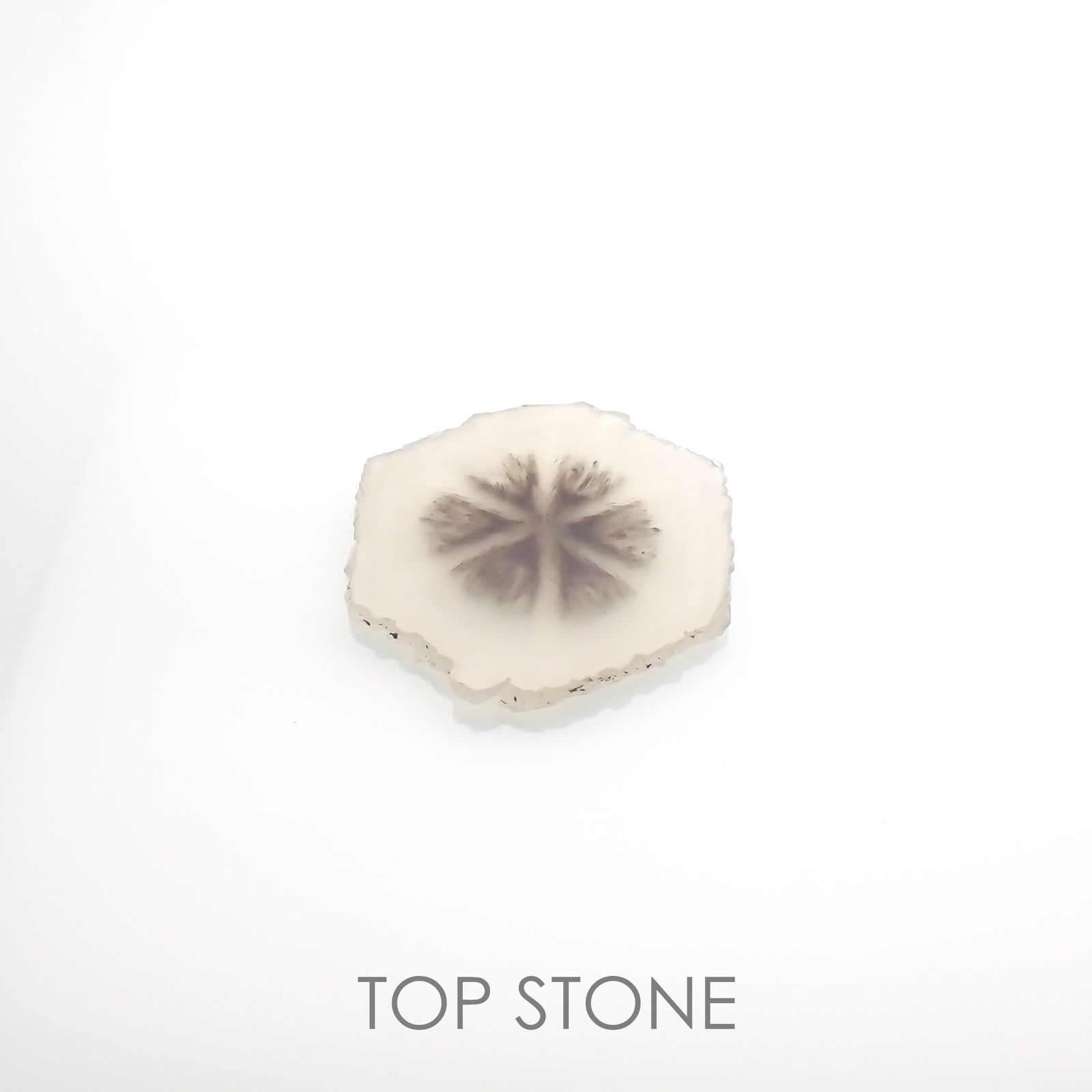 トラピッチェクォーツ 中国産 ルース 15.11ct[210812928]28.1×26.8mm前後