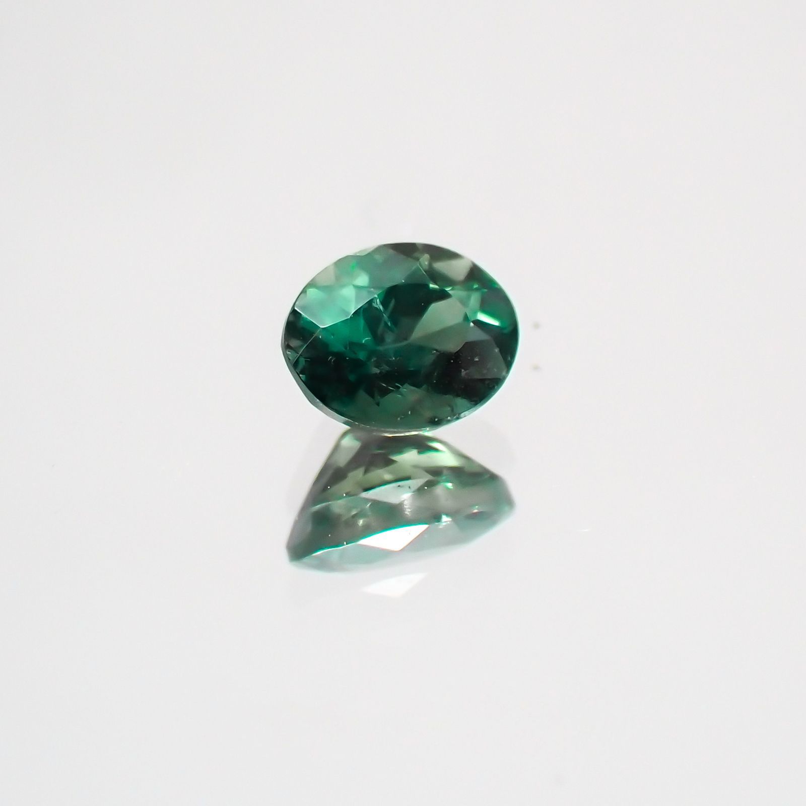 アレキサンドライト(宝石名アレキサンドライト) ブラジル産 0.265ct ソ付(彩珠)[210310352]4.1×3.2mm前後