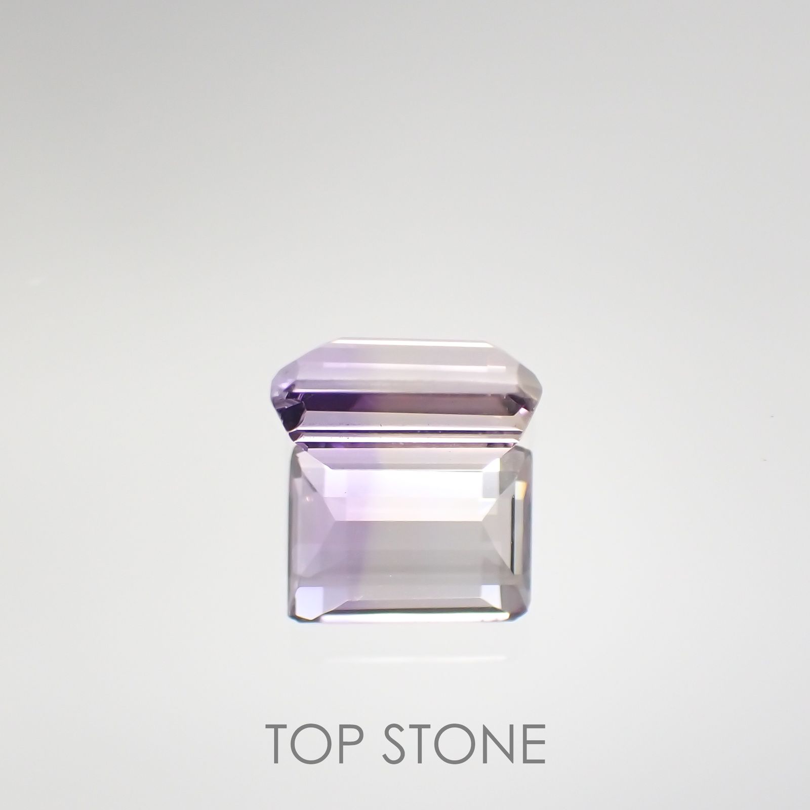 アワーグラスアメジスト(宝石名バイカラー・クォーツ) モロッコ産 1.11ct 識別済[210812320]7.2×5.2mm前後
