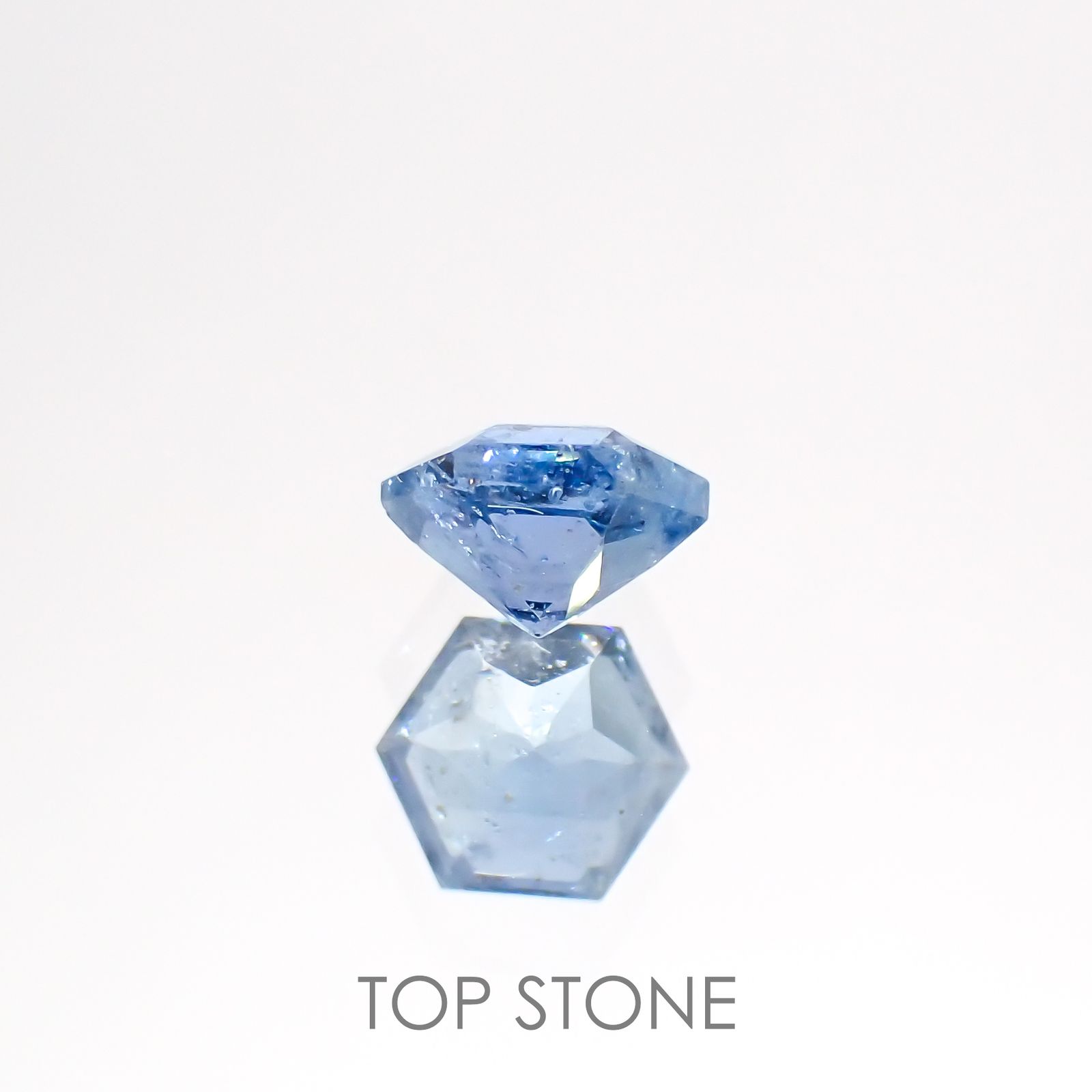 ◇ヘキサゴンカット◇サンタマリアアクアマリン(宝石名アクアマリン)ブラジル産 0.43ct 識別済[220114671]4.6x4.5mm前後