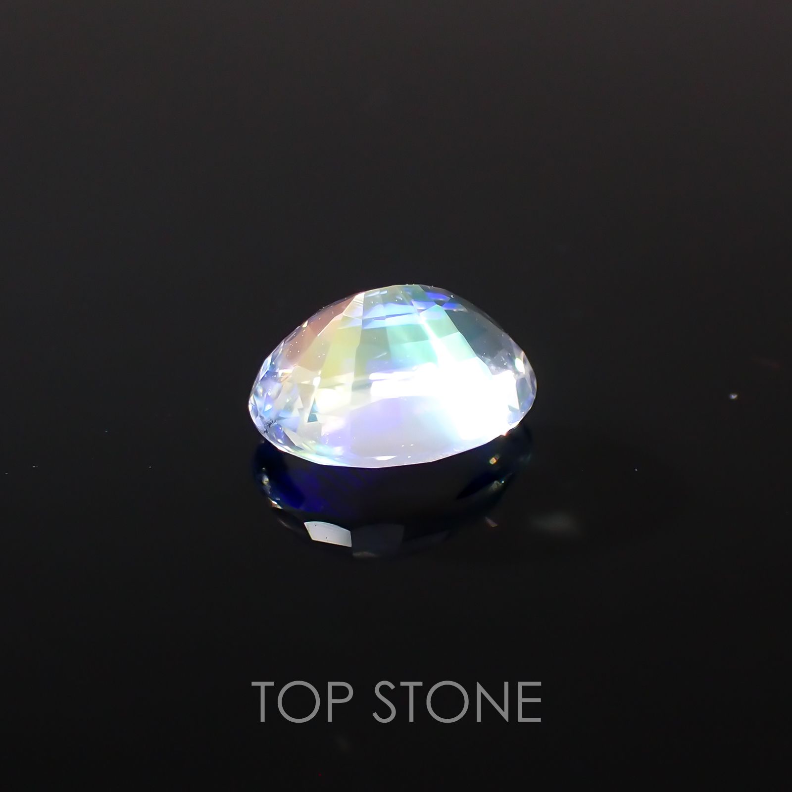 レインボームーンストーン(アンデシンラブラドライト) マダガスカル産 ルース 1.37ct[210310394]8.1×6.1mm前後