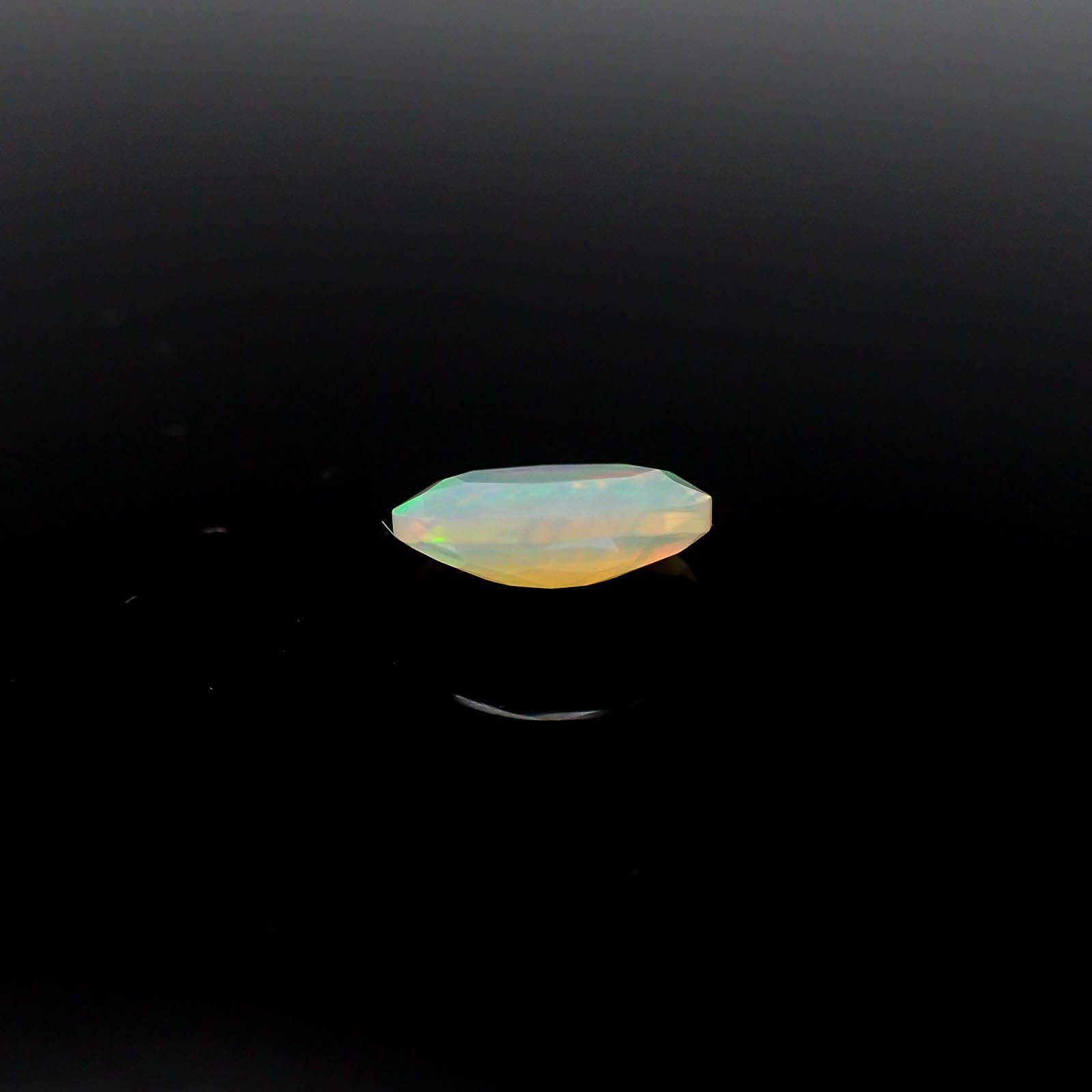 エチオピアオパール(宝石名オパール)エチオピア産 0.93ct 識別済[230722904]10.1x7mm前後