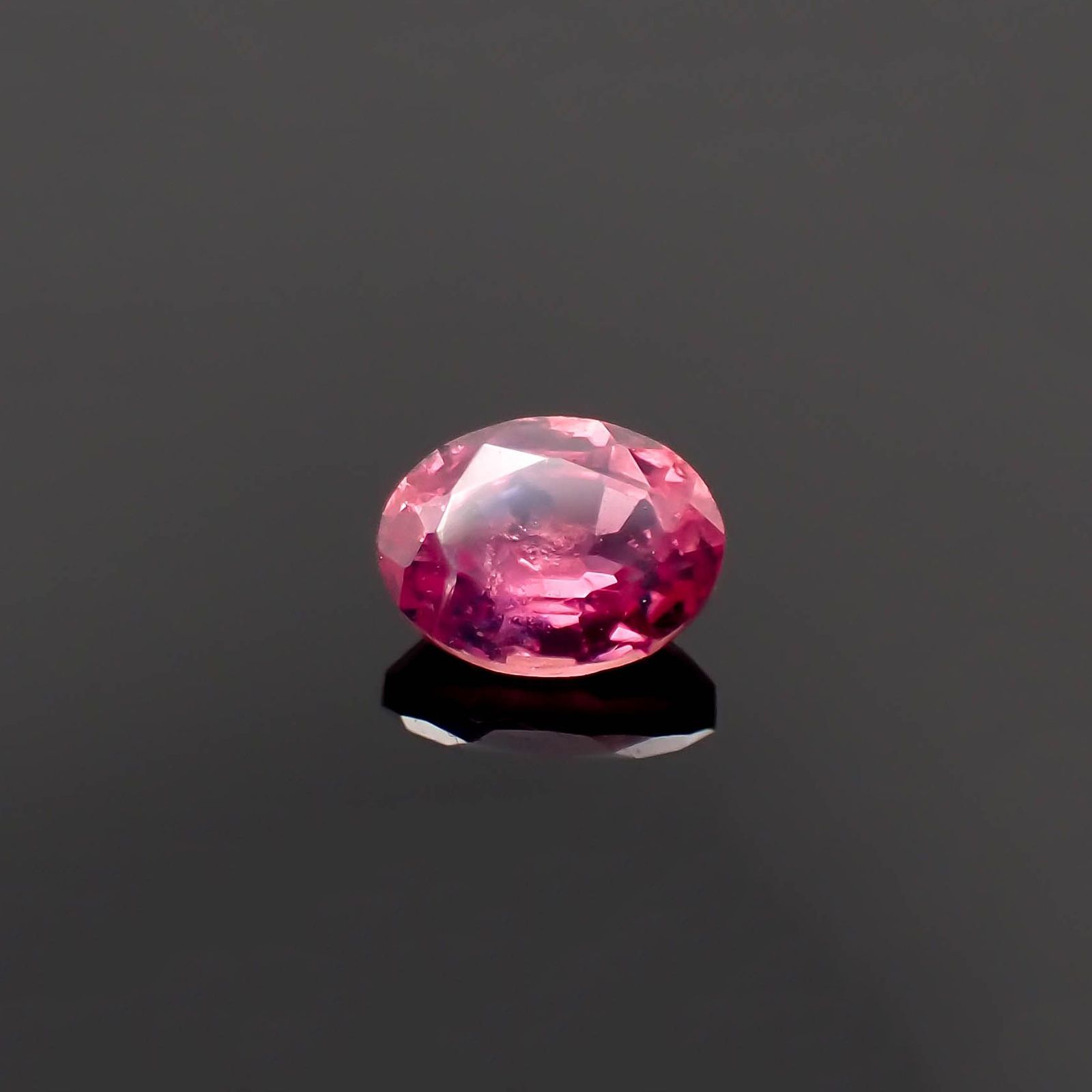 ウィンザーサファイア タンザニア・ウィンザー産 0.31ct[230120011]4.4x3.3mm前後