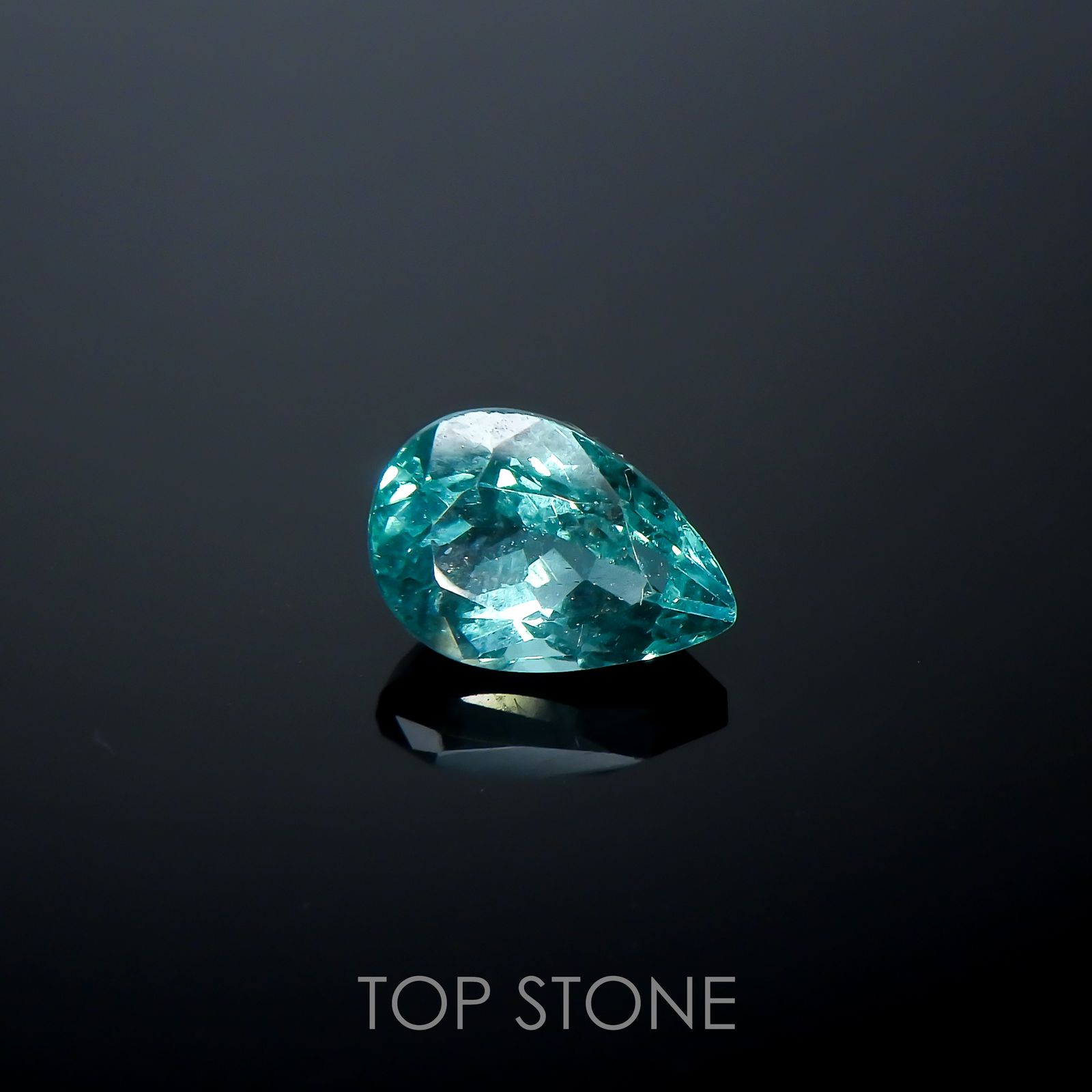 ブルーグリーンアパタイト(宝石名アパタイト)マダガスカル産 0.85ct 識別済[220515940]6.9x4.7mm前後