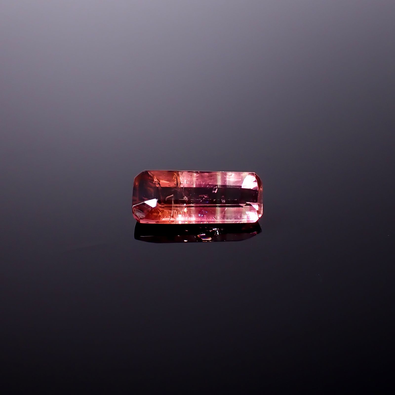 バイカラートルマリン アフガニスタン/ブラジル産 3.45ct / 14.8x6.3mm前後 [260932771]