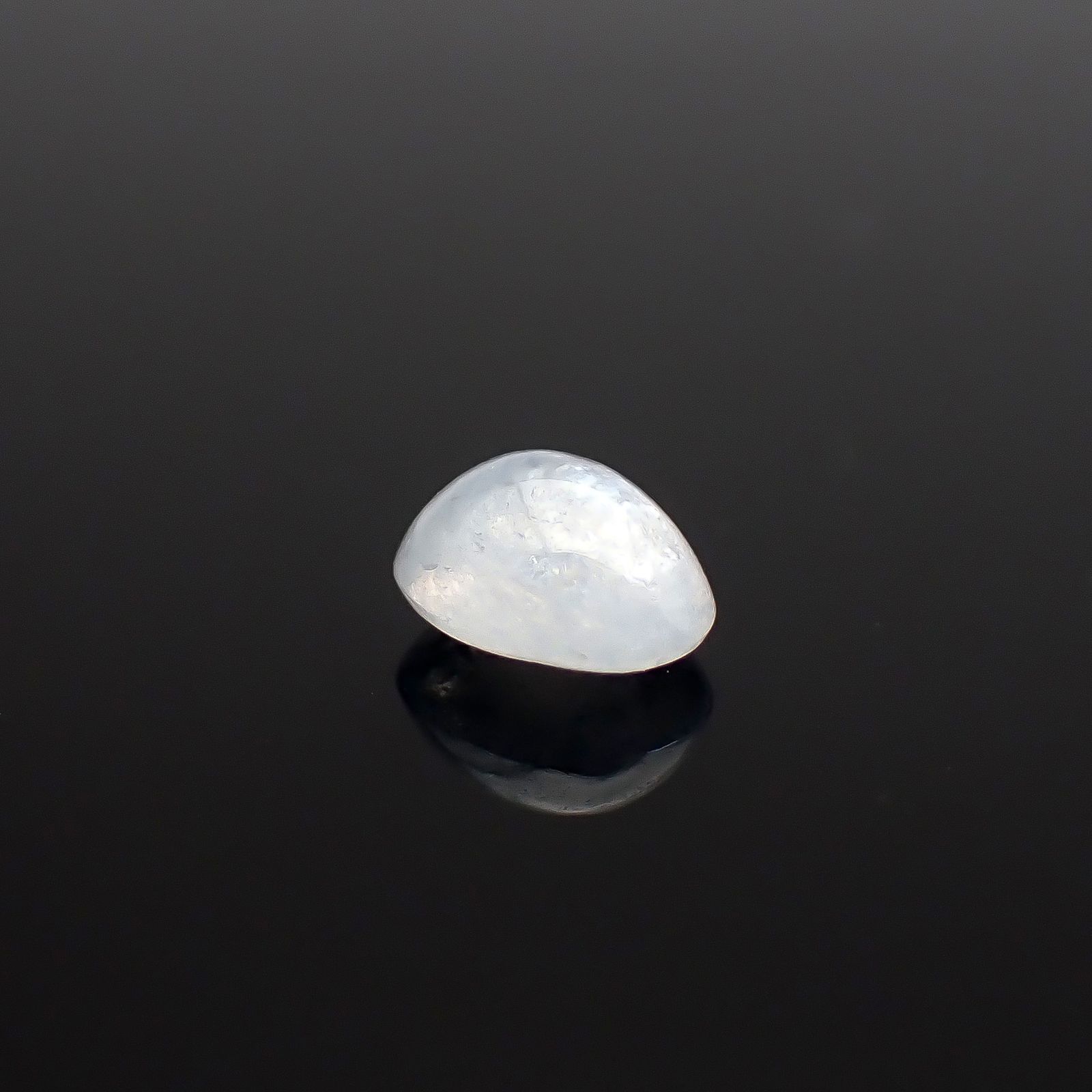 ジルコンキャッツアイ ビルマ産 0.73ct / 5.4x4.3mm前後 [260832880]