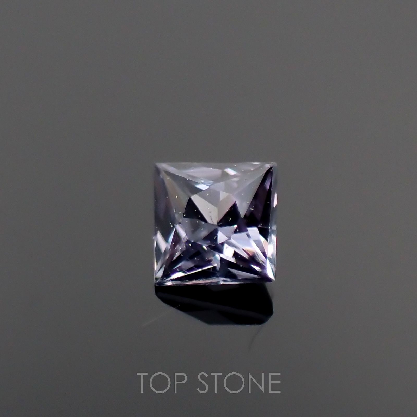 ◇プリンセスカット◇カラーチェンジガーネット アレキタイプ(宝石名ガーネット)マダガスカル・ベキリー産 0.10ct 識別済[221219410]2.5x2.5mm前後