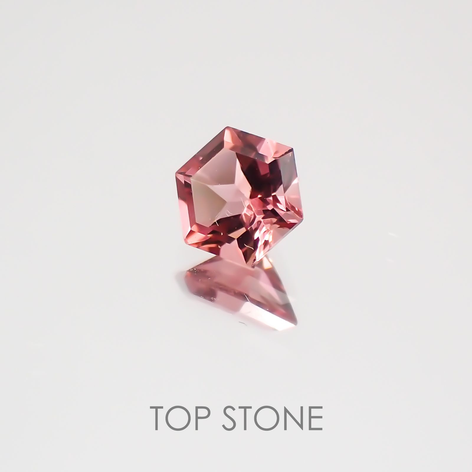 ◇ヘキサゴンカット◇ピンクトルマリンSA(宝石名トルマリン) ブラジル/アフリカ産 0.26ct 識別済[21019555]4.1×4.1mm前後