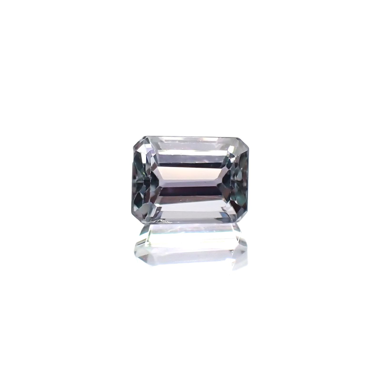 バイカラータンザナイト(宝石名タンザナイト) タンザニア産 ソ付(彩珠) 0.880ct / 5.9x4.3mm前後 [210711577]