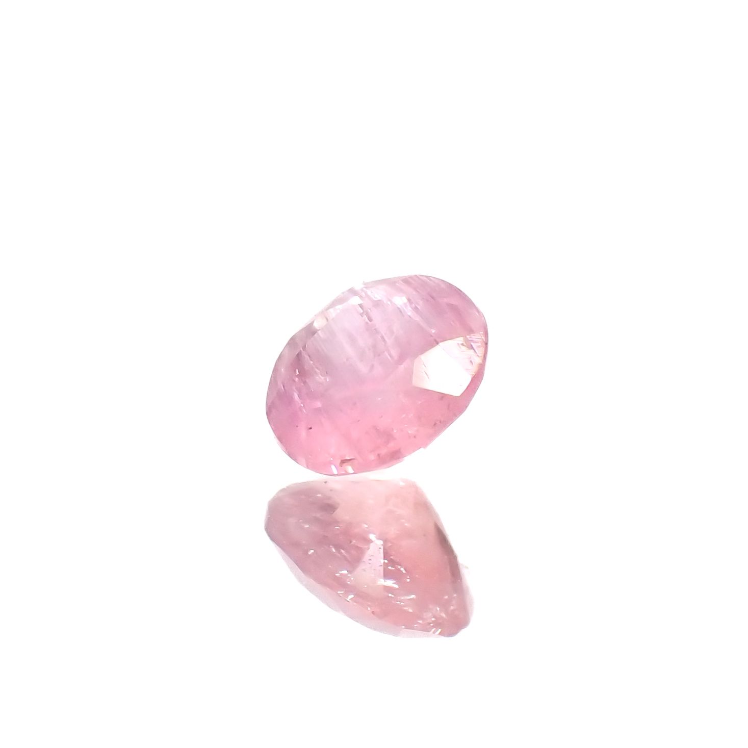 ペツォッタイト(ラズベリル)(宝石名ペツォッタイト)マダガスカル産 0.17ct 識別済[231023736]3.6x3.6mm前後