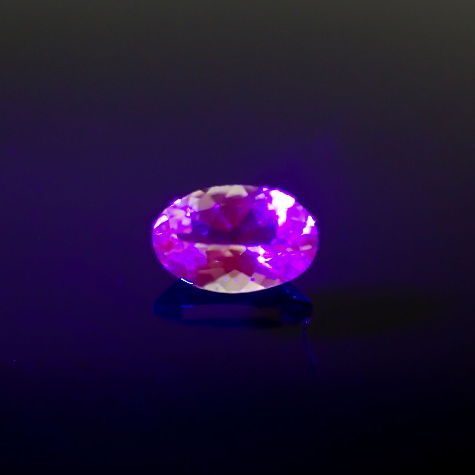 ミントガーネット タンザニア産 0.48ct[231023741]6.1x3.9mm前後