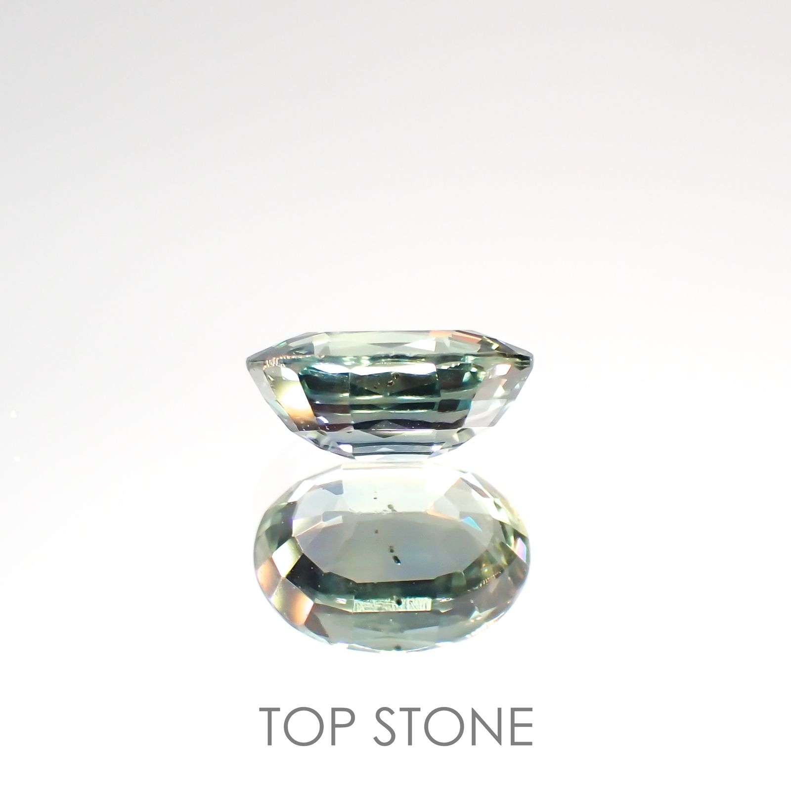 バイカラーサファイア(宝石名サファイア) マダガスカル/スリランカ産 1.617ct ソ付(彩珠)[210912479]7.9×6mm前後