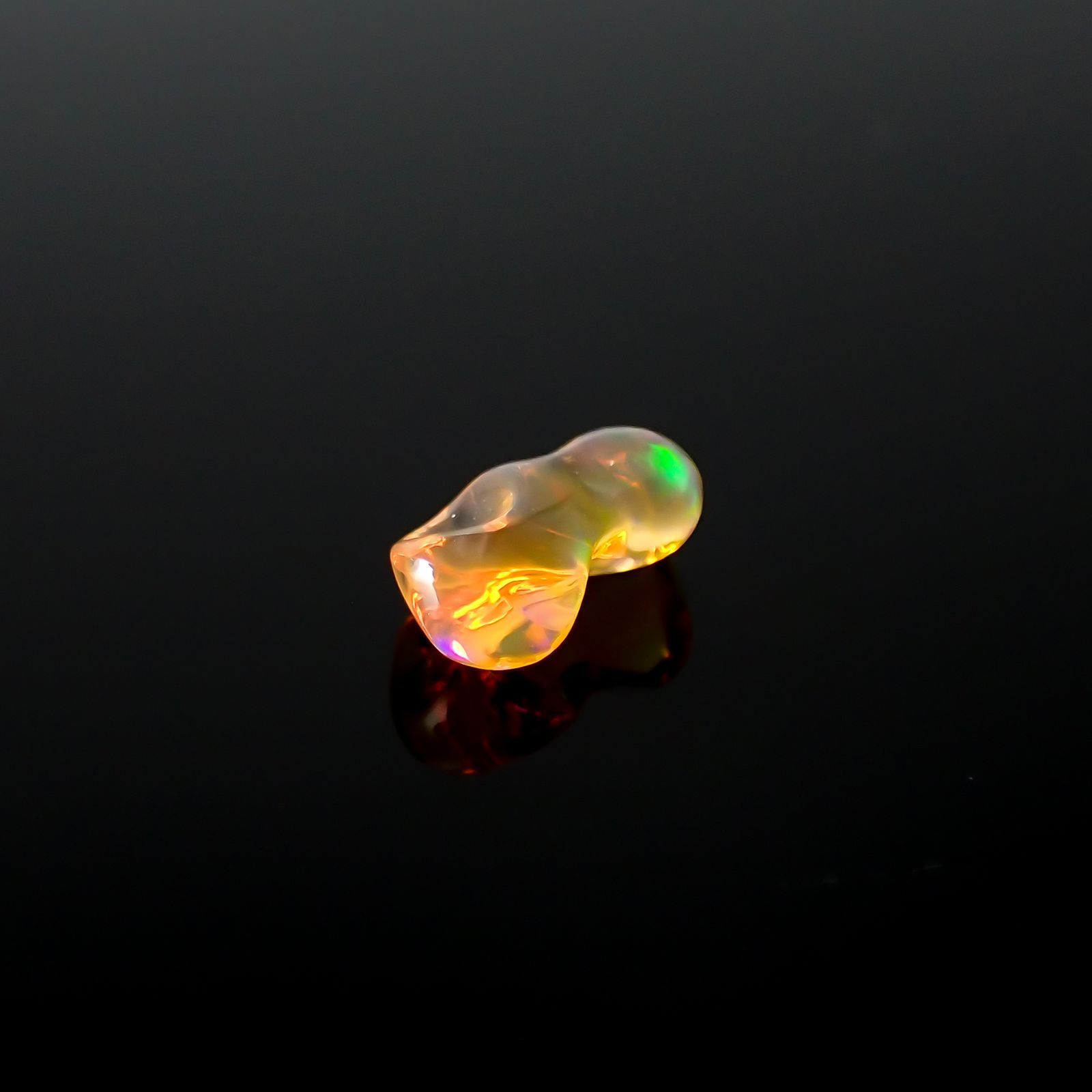 ファイヤーオパール 原石 メキシコ産 0.82ct[240125267]8.9x5.3mm前後